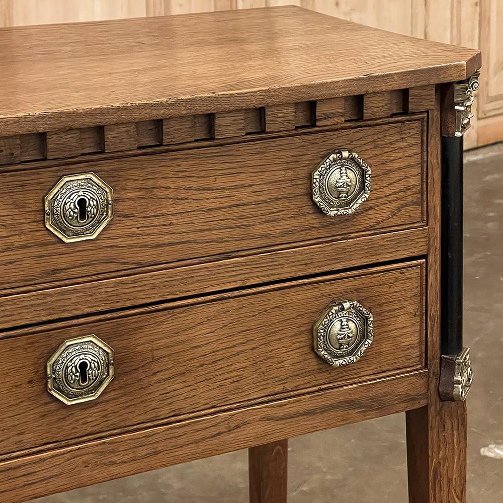 19th Century Louis XVI Neoclassical Petite Commode For Sale 1