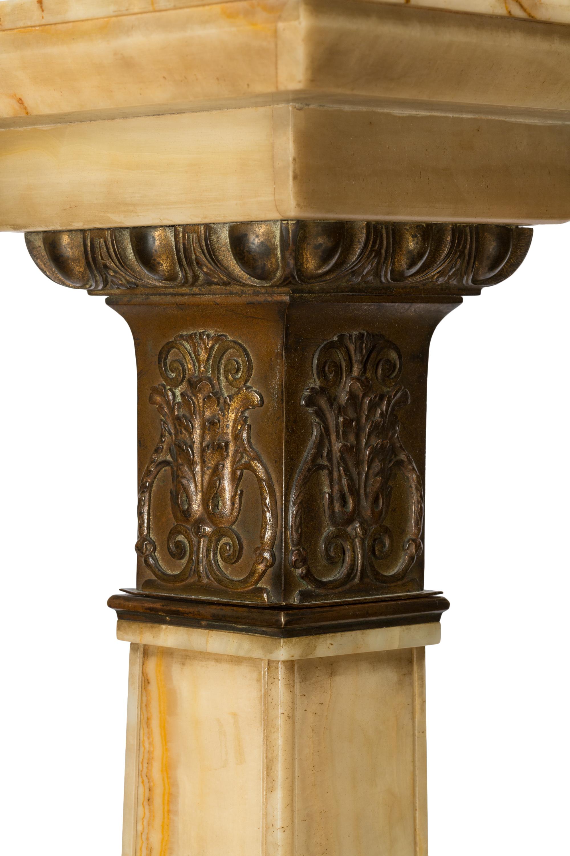 19th Century Louis XVI Onyx Display Pedestal with Ormolu Details 1