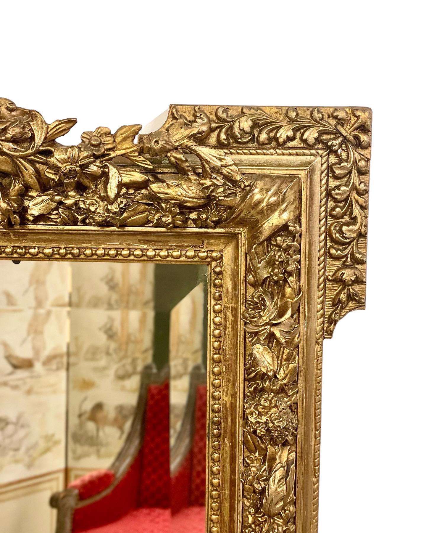 Eccezionale specchio in legno dorato del XIX secolo in vendita 2