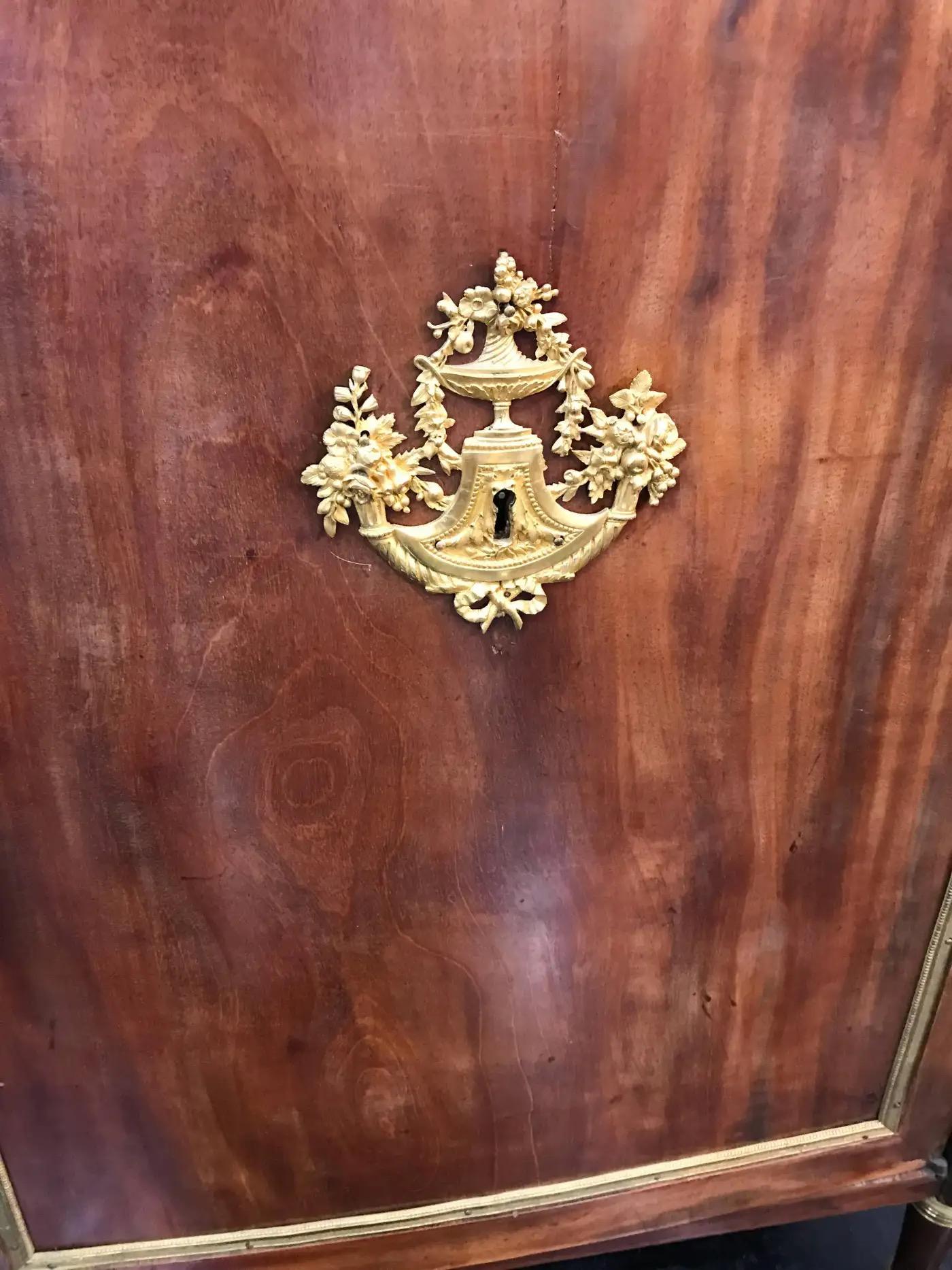 French 19th Century Louis XVI Style Cabinet For Sale