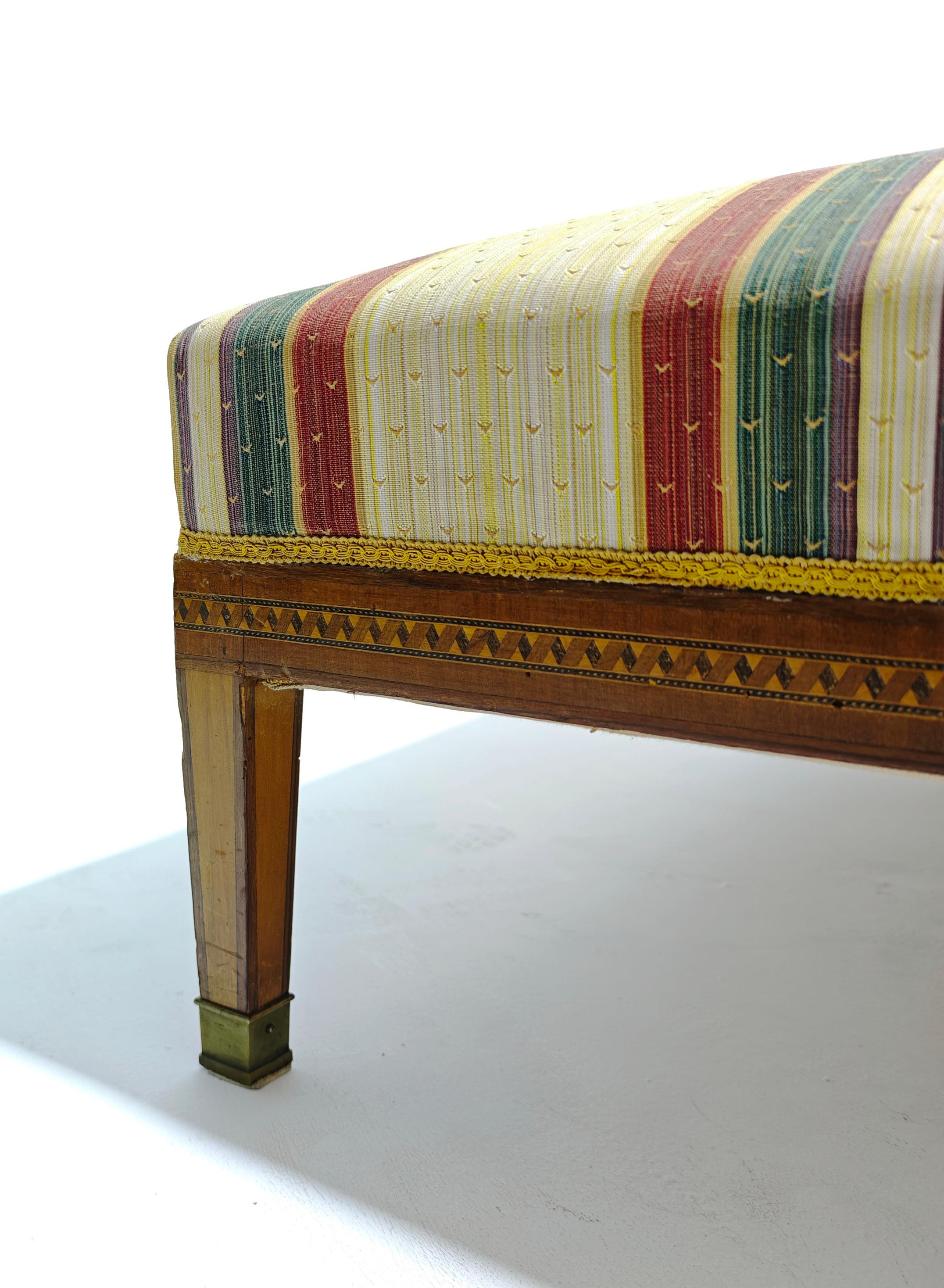 xIX secolo  Chaise longue in stile Luigi XVI in legno con intarsi in legno di bosso in vendita 6