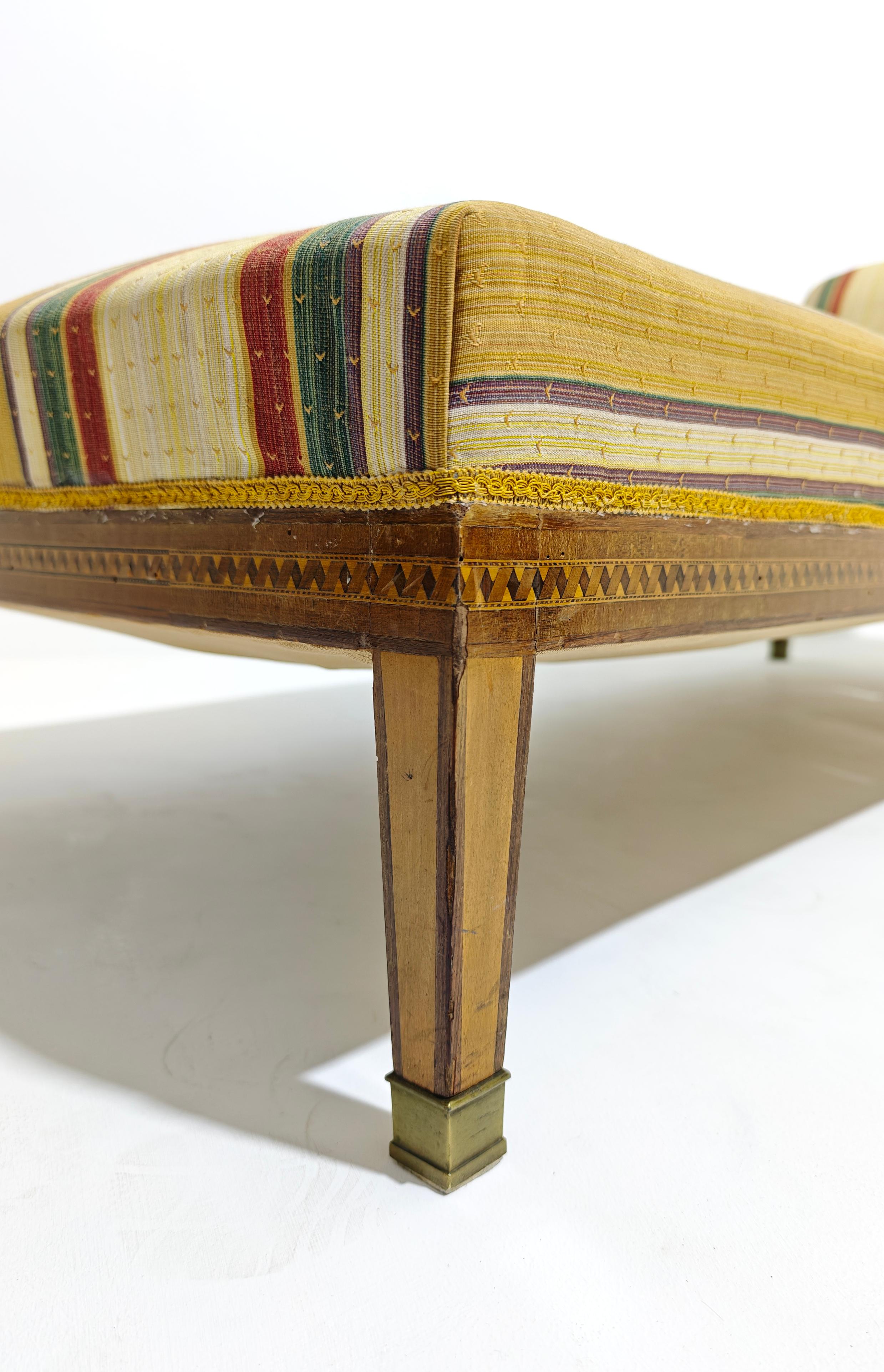 xIX secolo  Chaise longue in stile Luigi XVI in legno con intarsi in legno di bosso In condizioni buone in vendita a Palermo, IT