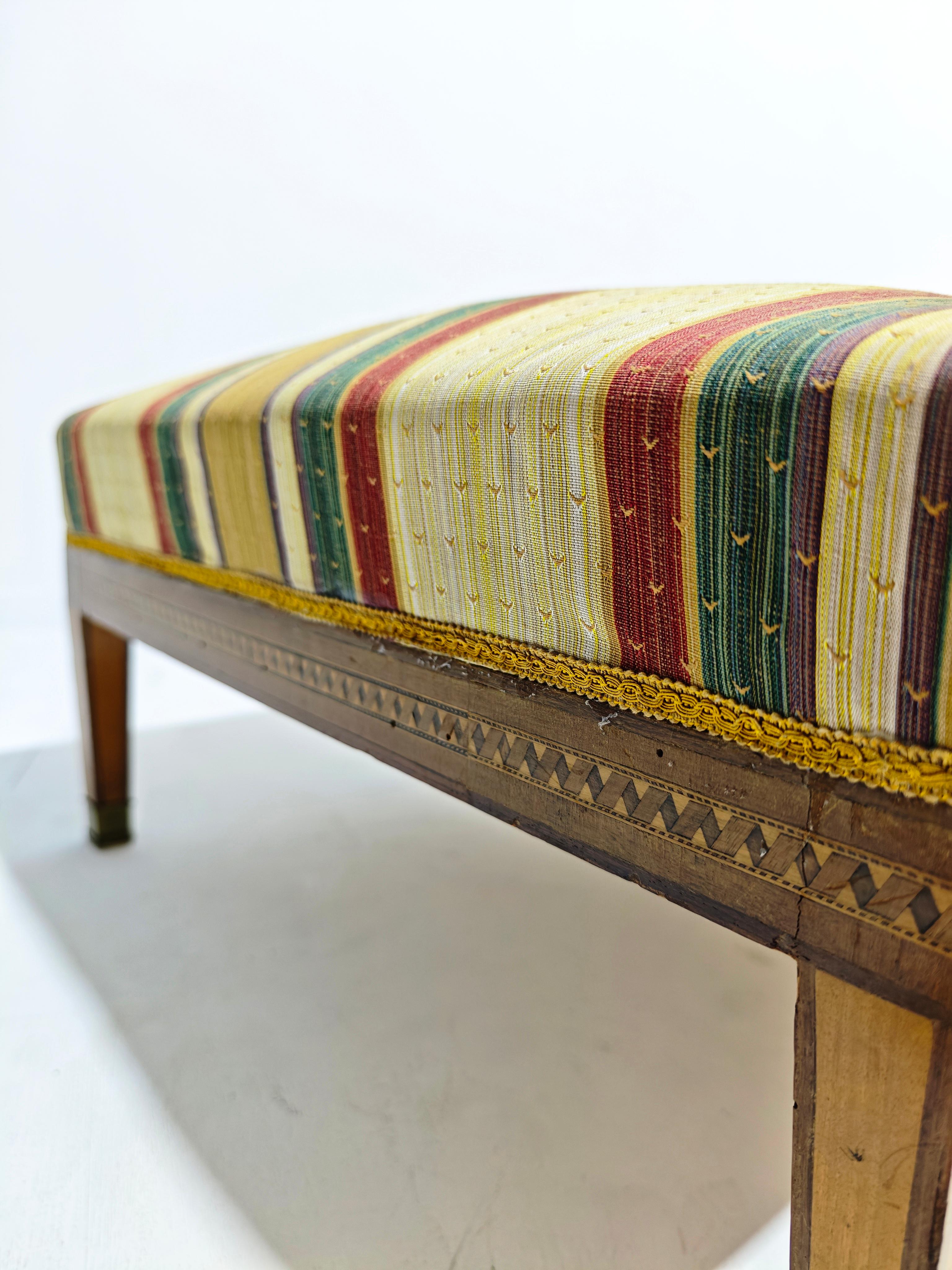xIX secolo  Chaise longue in stile Luigi XVI in legno con intarsi in legno di bosso in vendita 1
