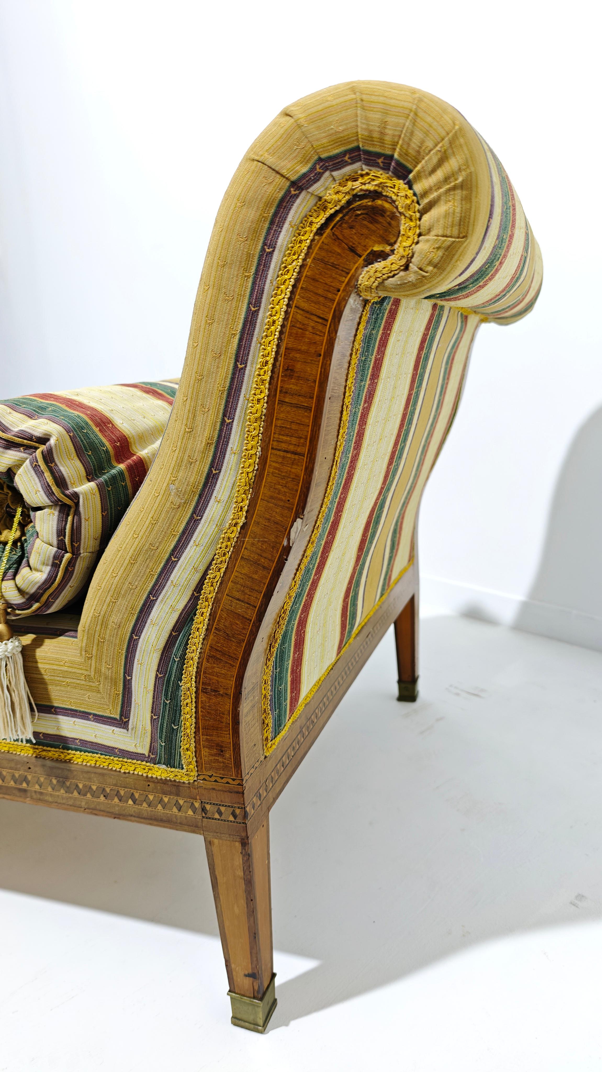 xIX secolo  Chaise longue in stile Luigi XVI in legno con intarsi in legno di bosso in vendita 3