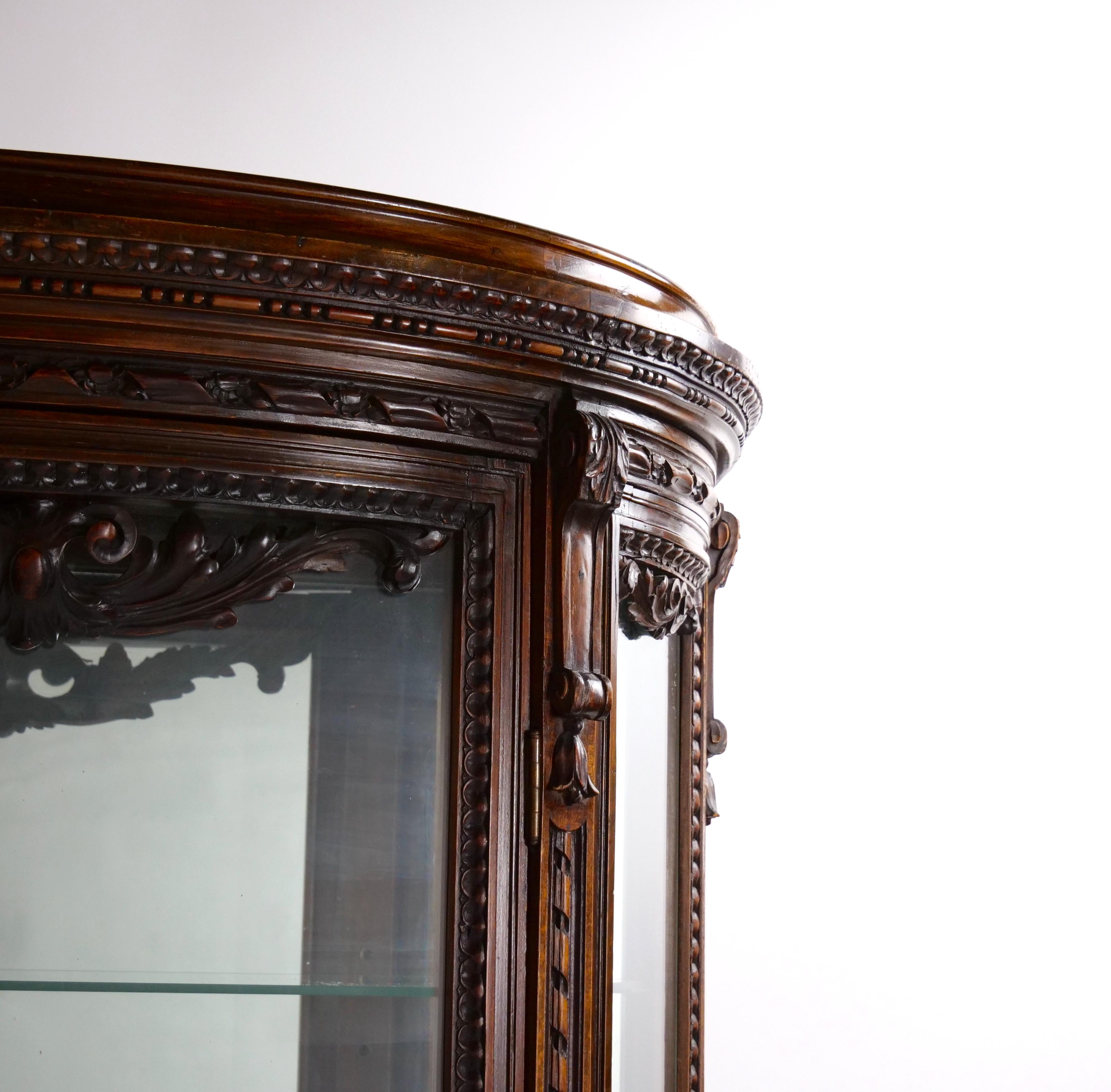 Vetro Armadietto/vetrina in stile Luigi XVI del XIX secolo con piano in marmo in vendita