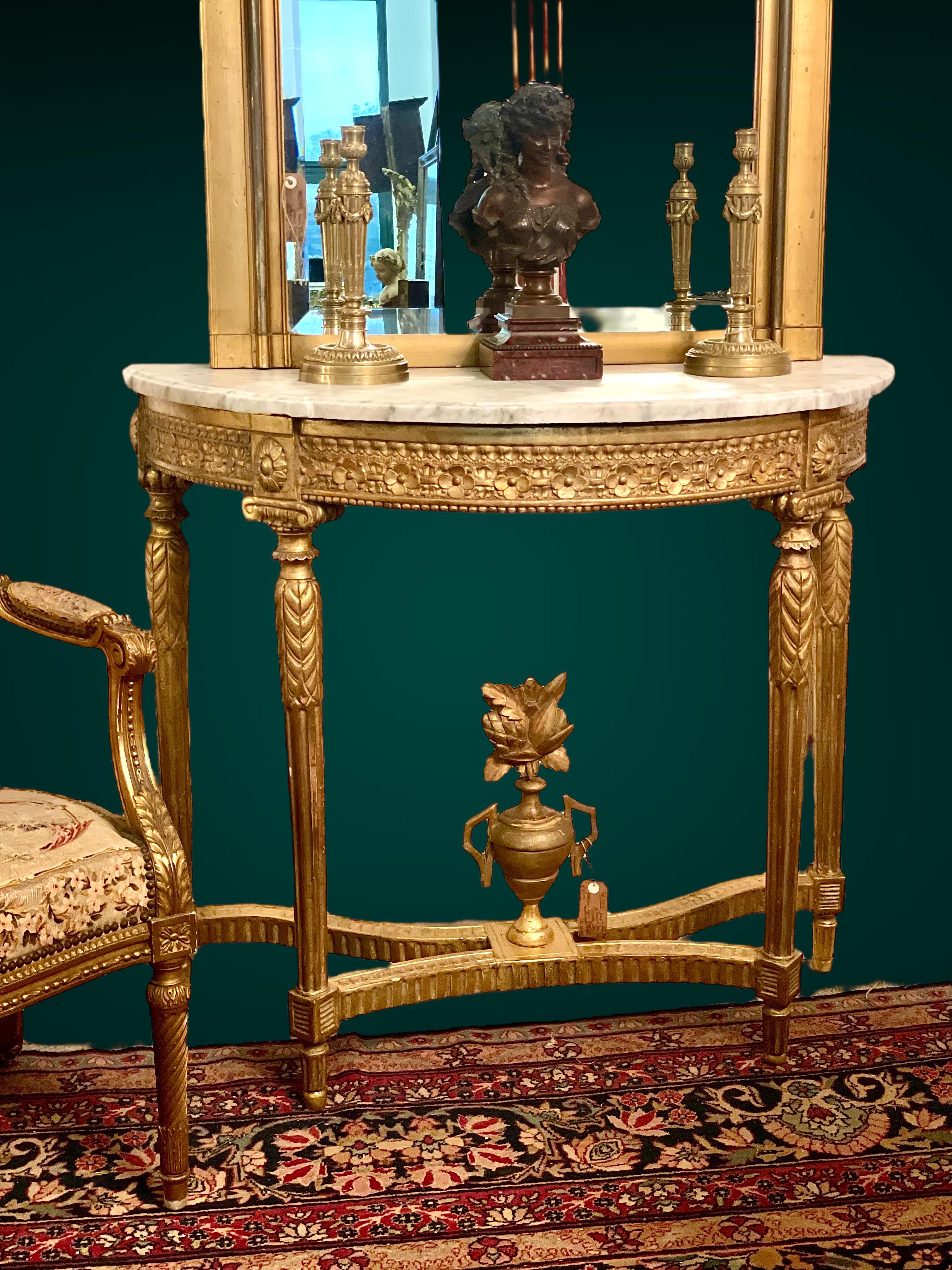 Console en bois doré Demi Lune de style Louis XVI du 19ème siècle en vente 7