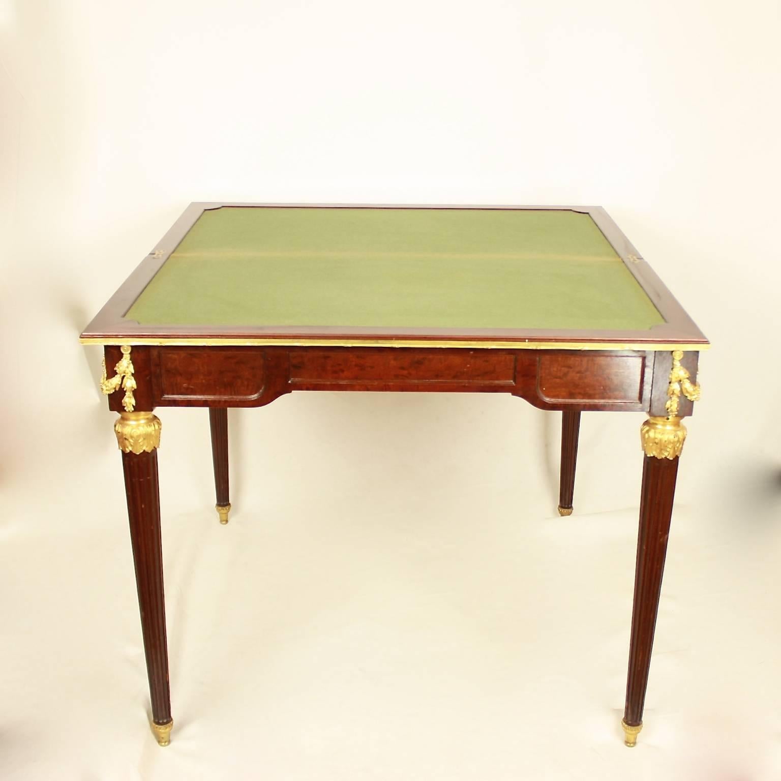 Ausziehbarer Spieltisch im Louis-XVI-Stil des 19. Jahrhunderts, Maison Jansen zugeschrieben im Angebot 1