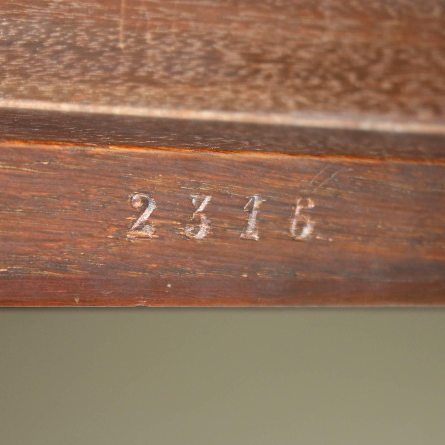 Ausziehbarer Spieltisch im Louis-XVI-Stil des 19. Jahrhunderts, Maison Jansen zugeschrieben im Angebot 3