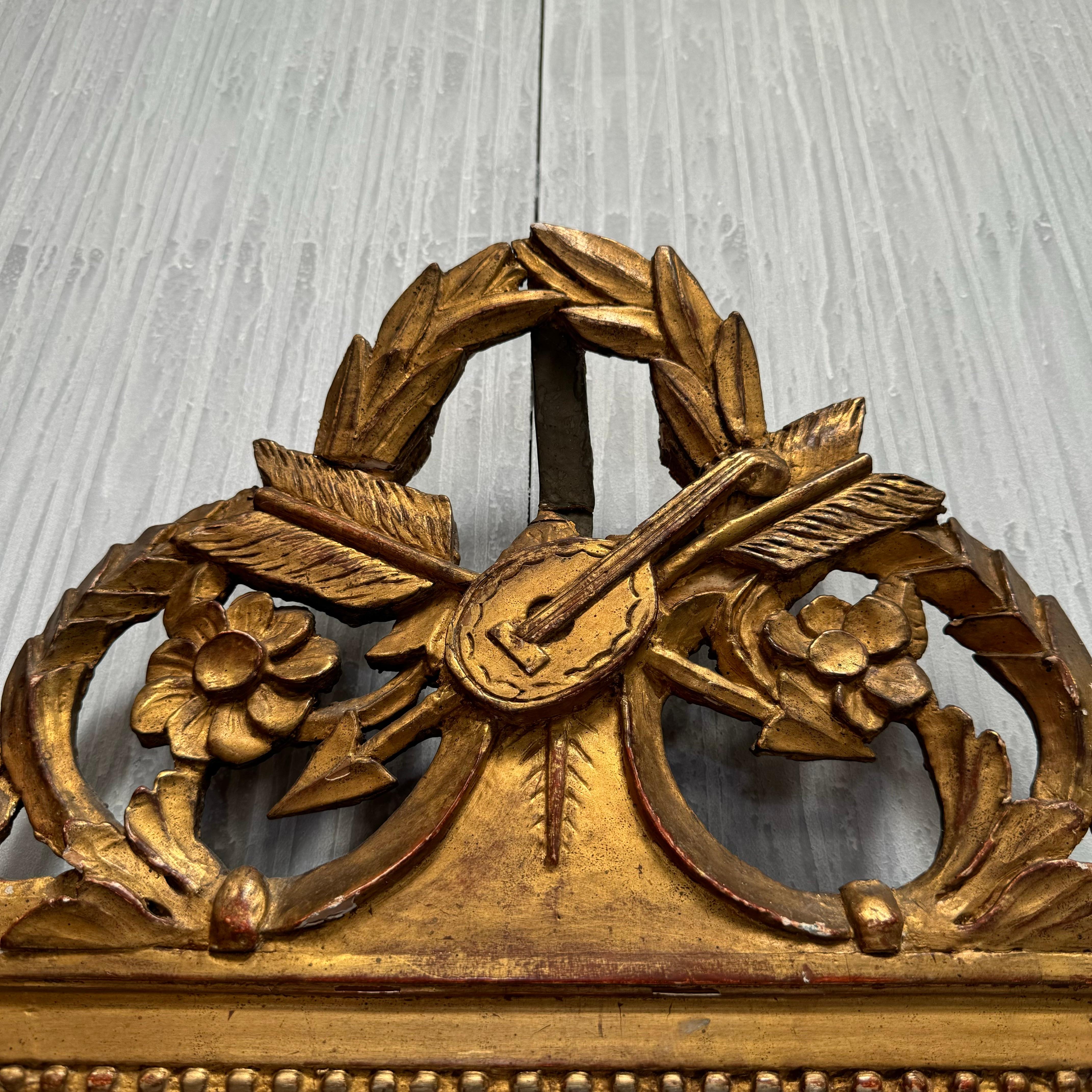 Francese Specchio da sposa francese in legno dorato del XIX secolo in stile Luigi XVI in vendita