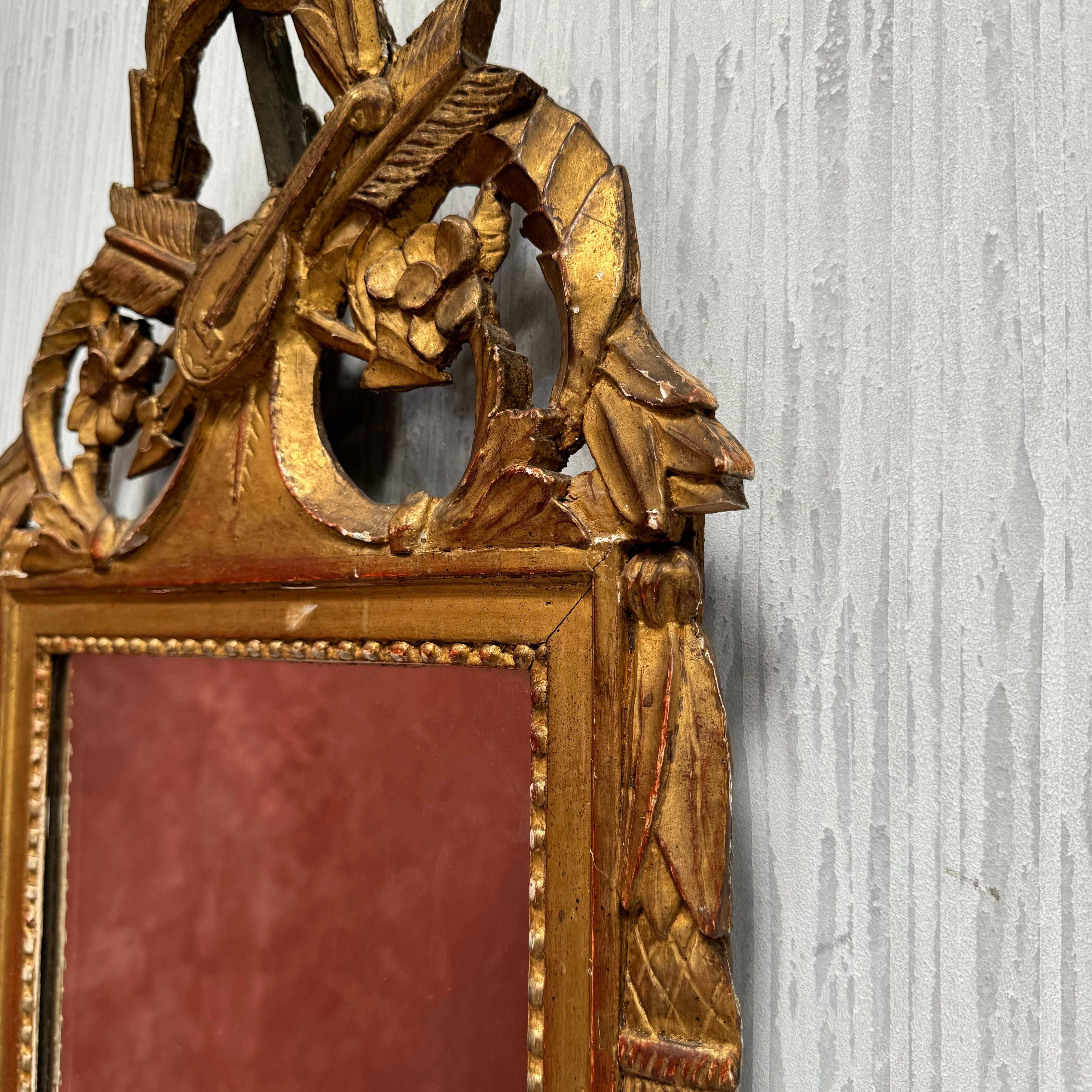 Intagliato a mano Specchio da sposa francese in legno dorato del XIX secolo in stile Luigi XVI in vendita