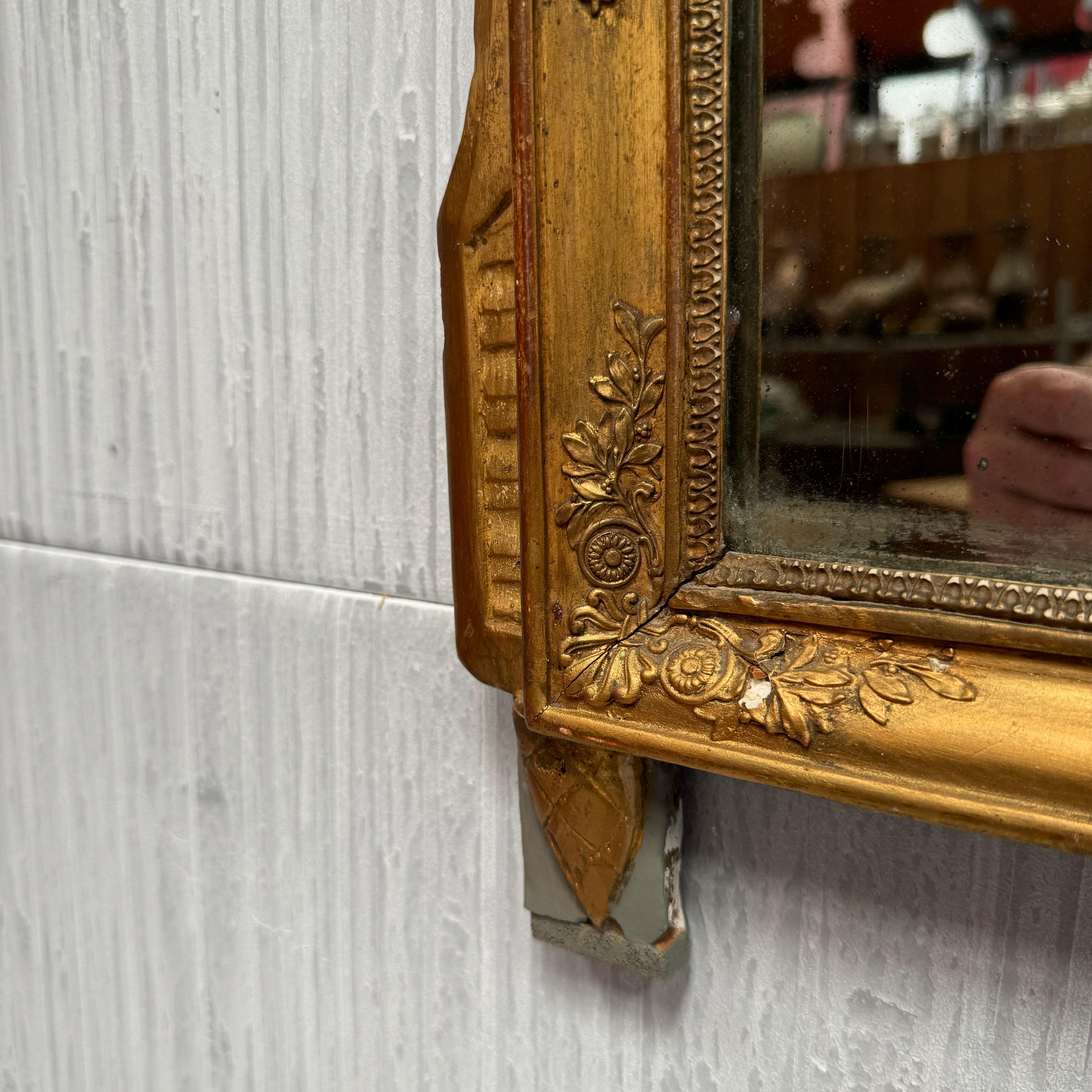 Specchio da sposa francese in legno dorato del XIX secolo in stile Luigi XVI In condizioni buone in vendita a Haywards Heath, GB