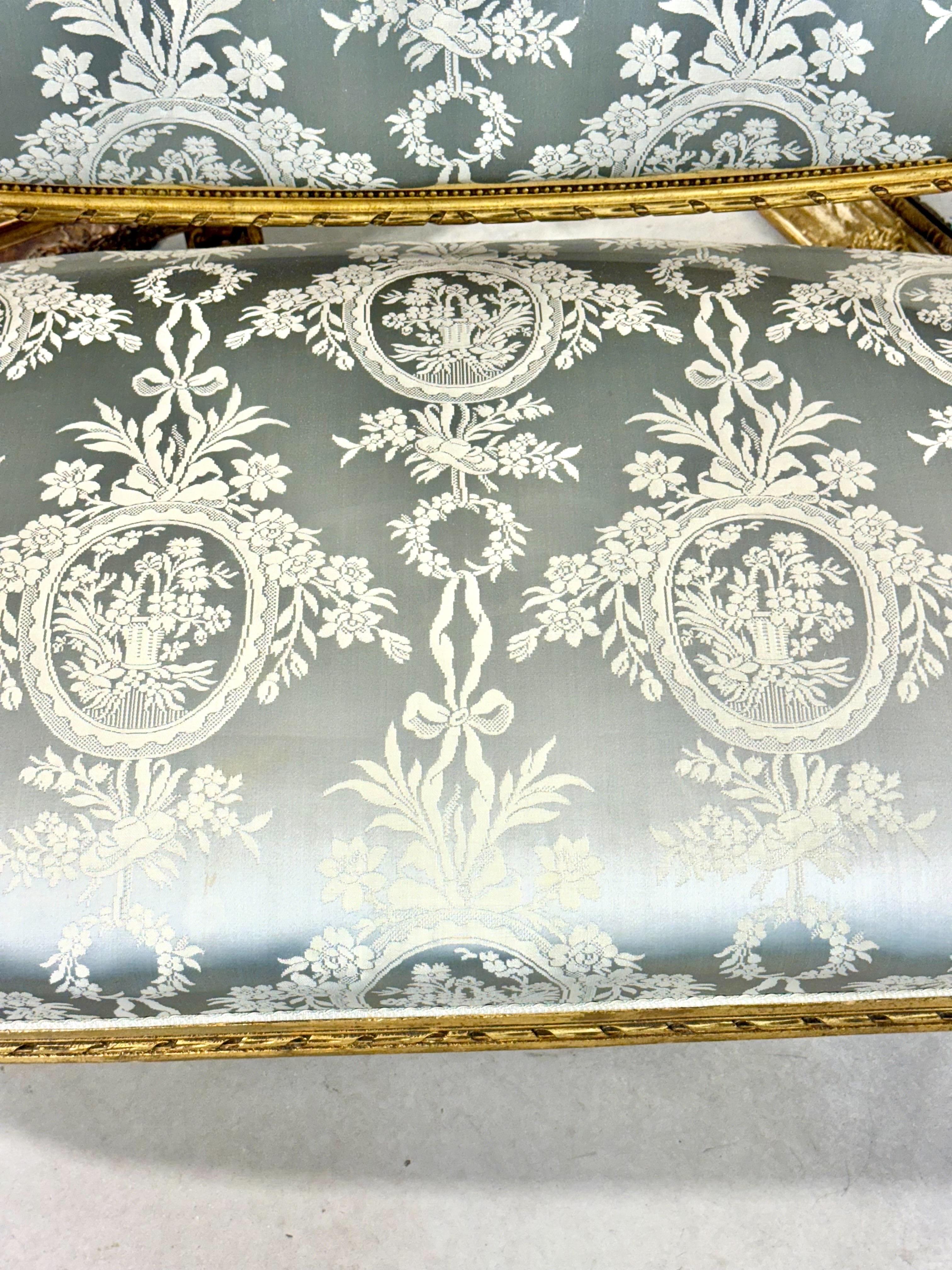 Französisches Sofa im Louis-XVI-Stil des 19. im Angebot 6
