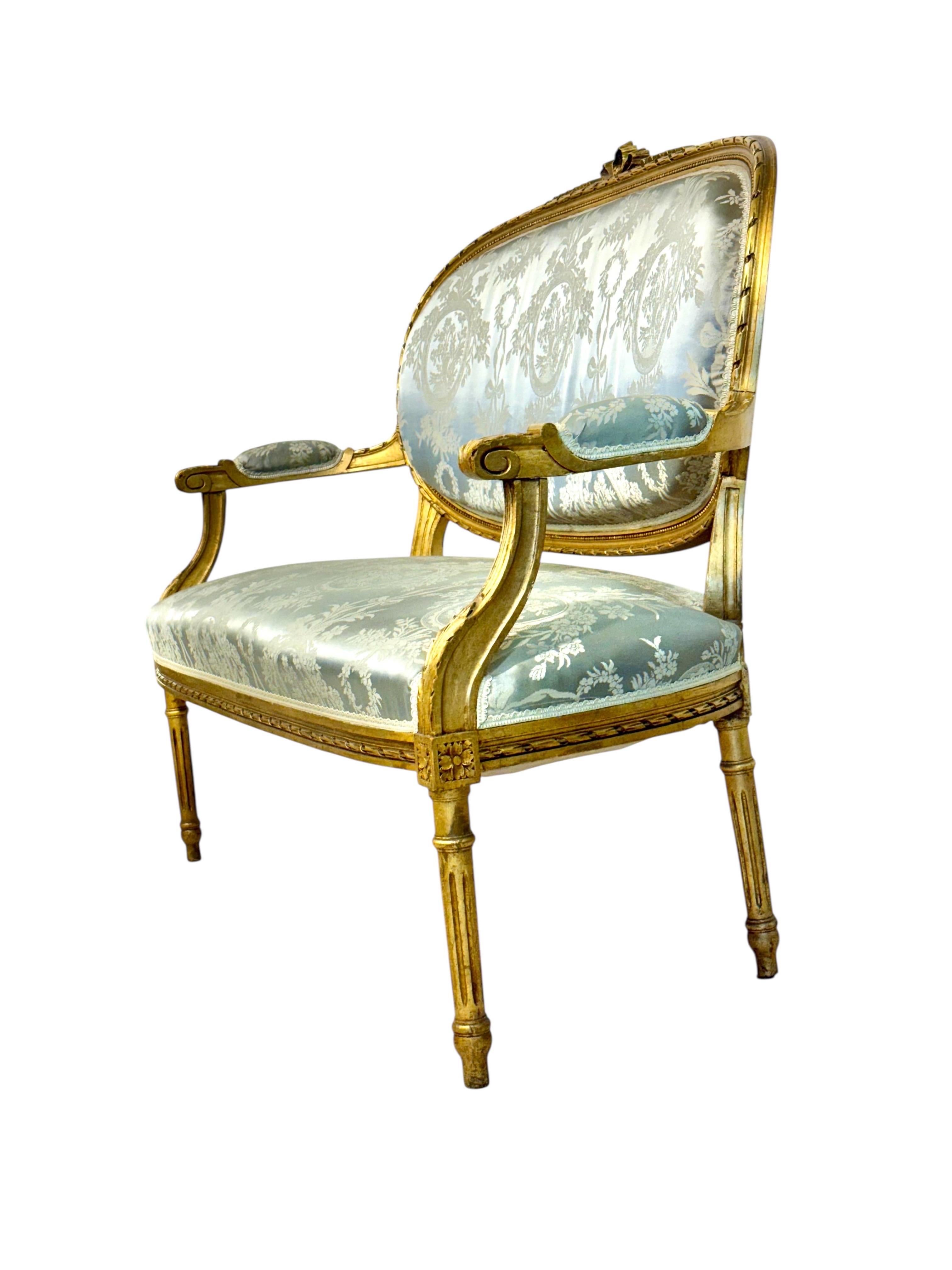 Französisches Sofa im Louis-XVI-Stil des 19. im Zustand „Gut“ im Angebot in LA CIOTAT, FR