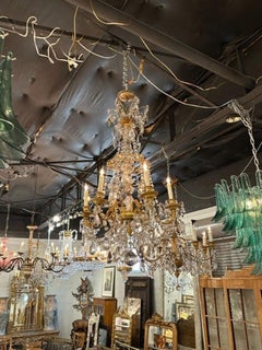 Lampadario in bronzo dorato e cristallo in stile Luigi XVI del XIX secolo