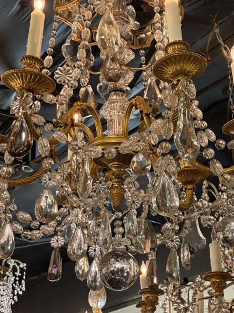 19th Century Louis XVI Style Gilt Bronze and Crystal Chandelier For Sale 4