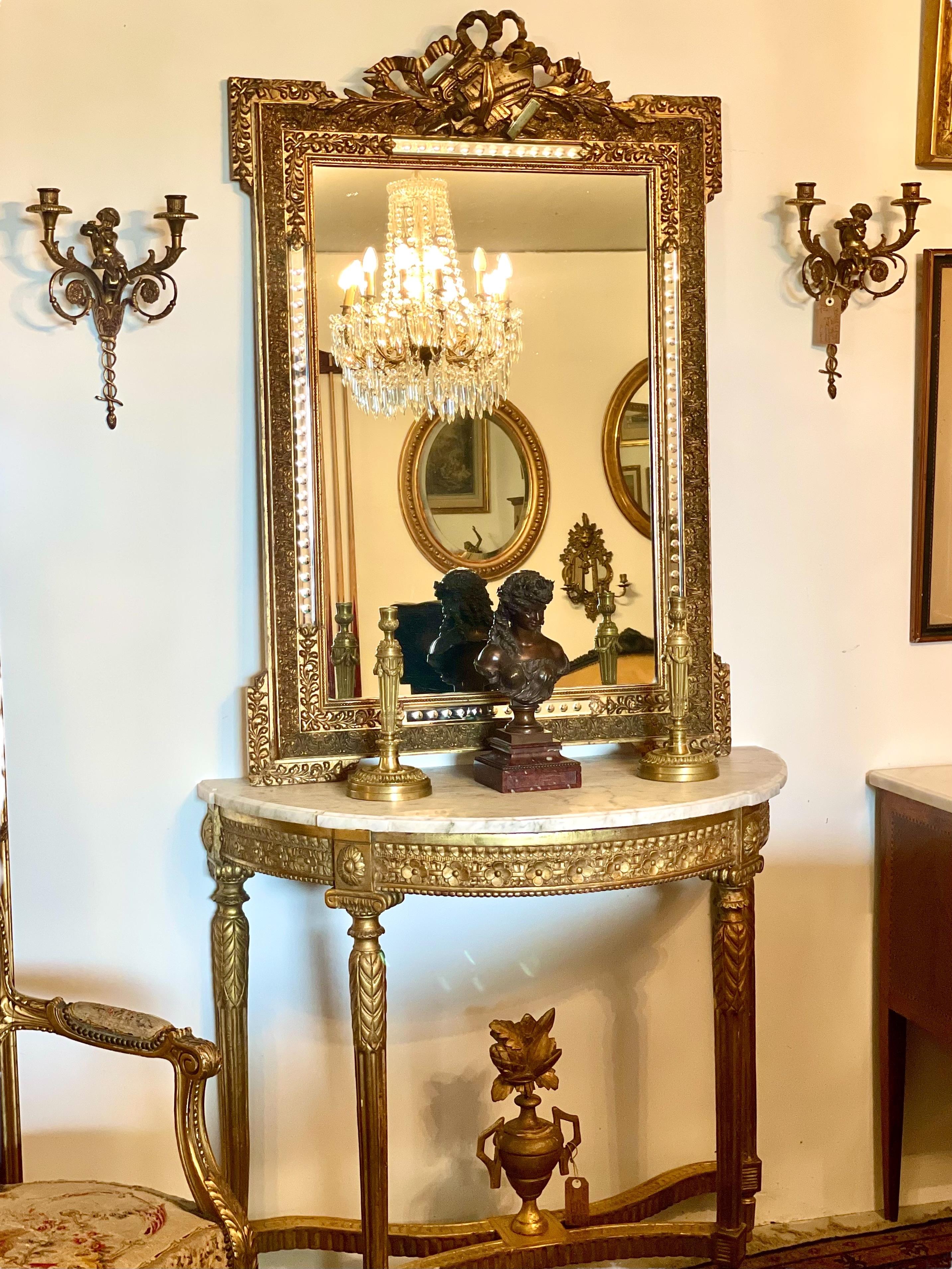 Specchio in legno dorato con console del XIX secolo in vendita 5
