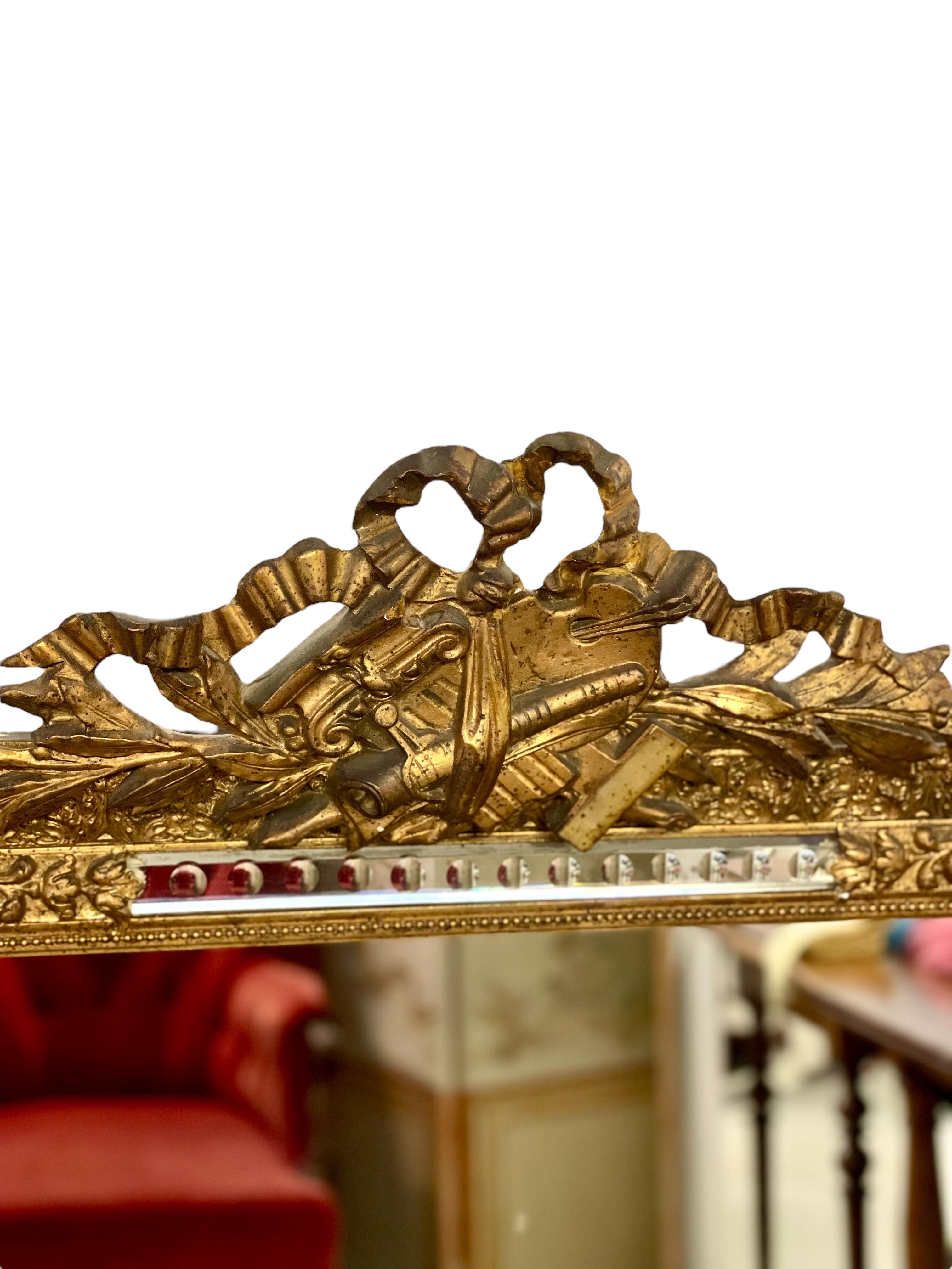 Francese Specchio in legno dorato con console del XIX secolo in vendita