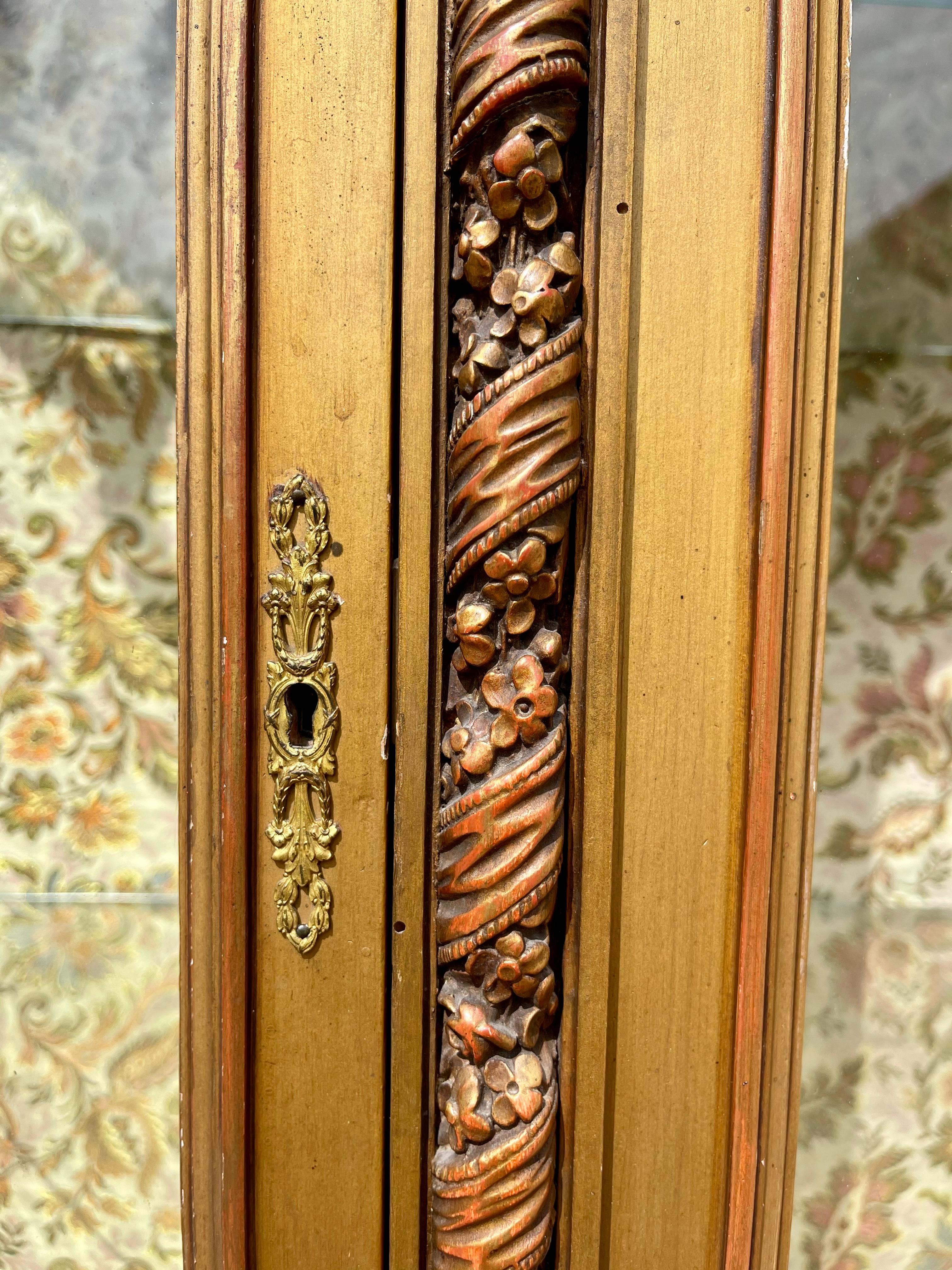 Vetrina in legno dorato e Wood Wood del XIX secolo, stile Luigi XVI in vendita 6