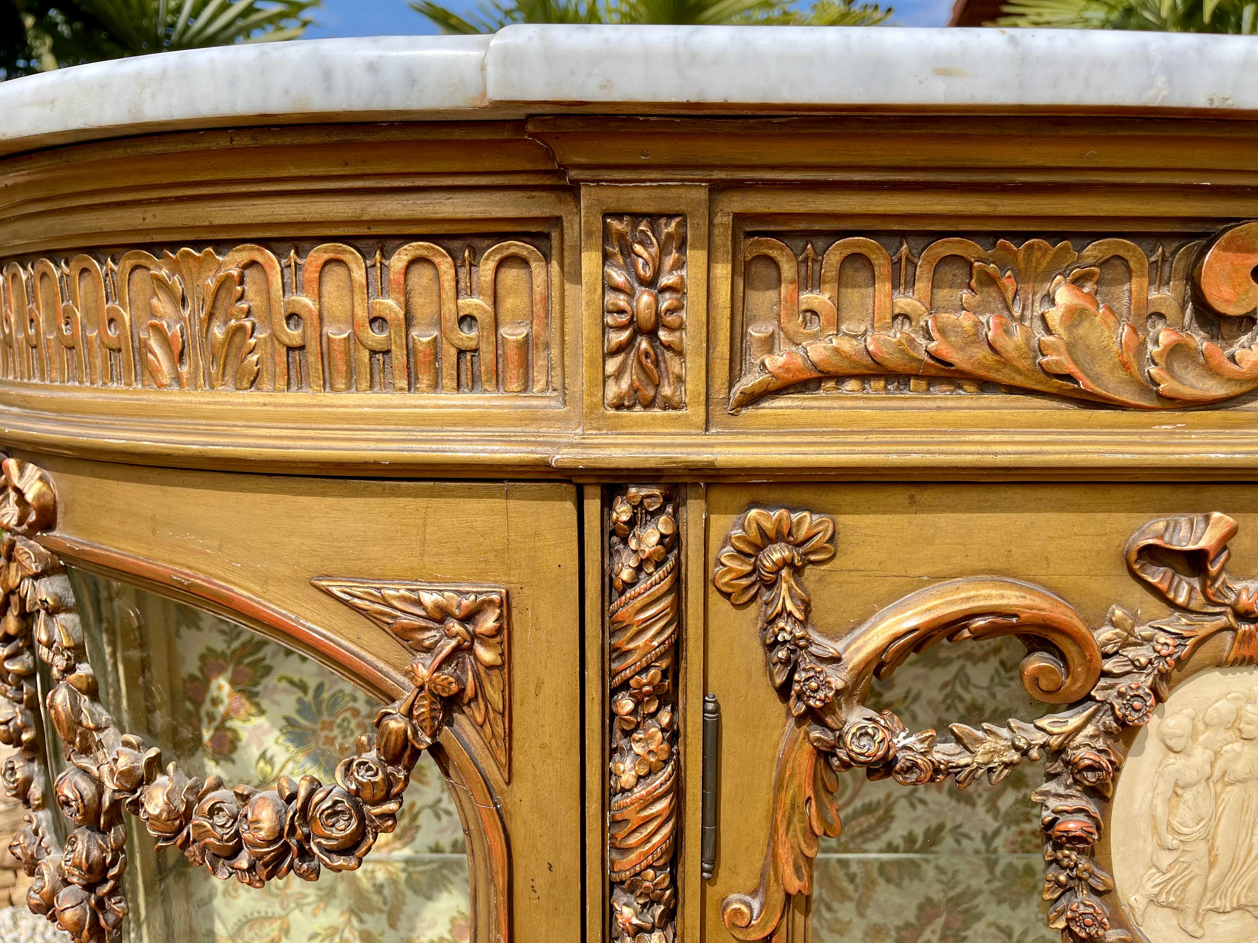 Vetrina in legno dorato e Wood Wood del XIX secolo, stile Luigi XVI In condizioni buone in vendita a Beaune, FR