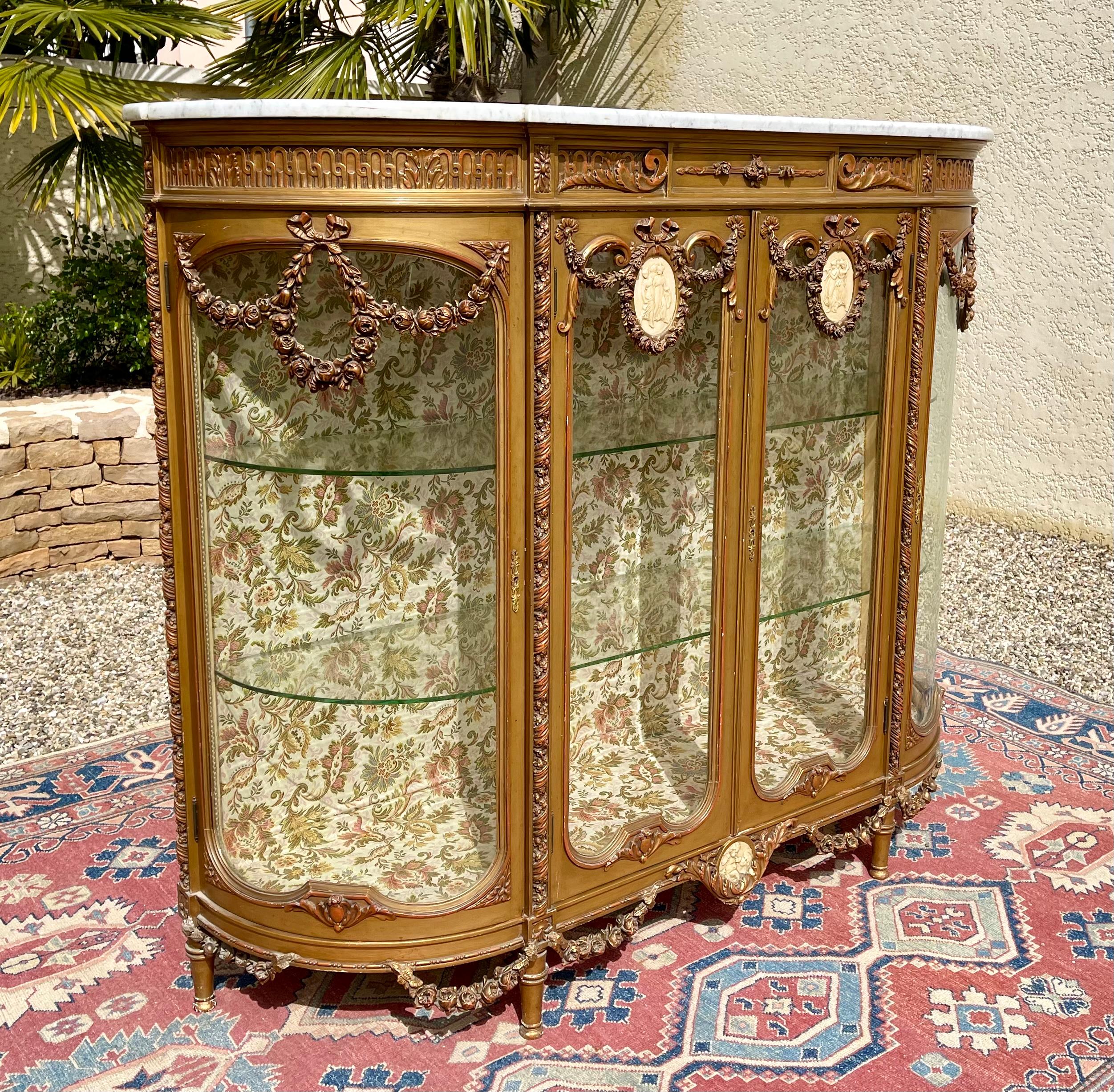 Vetrina in legno dorato e Wood Wood del XIX secolo, stile Luigi XVI in vendita 2