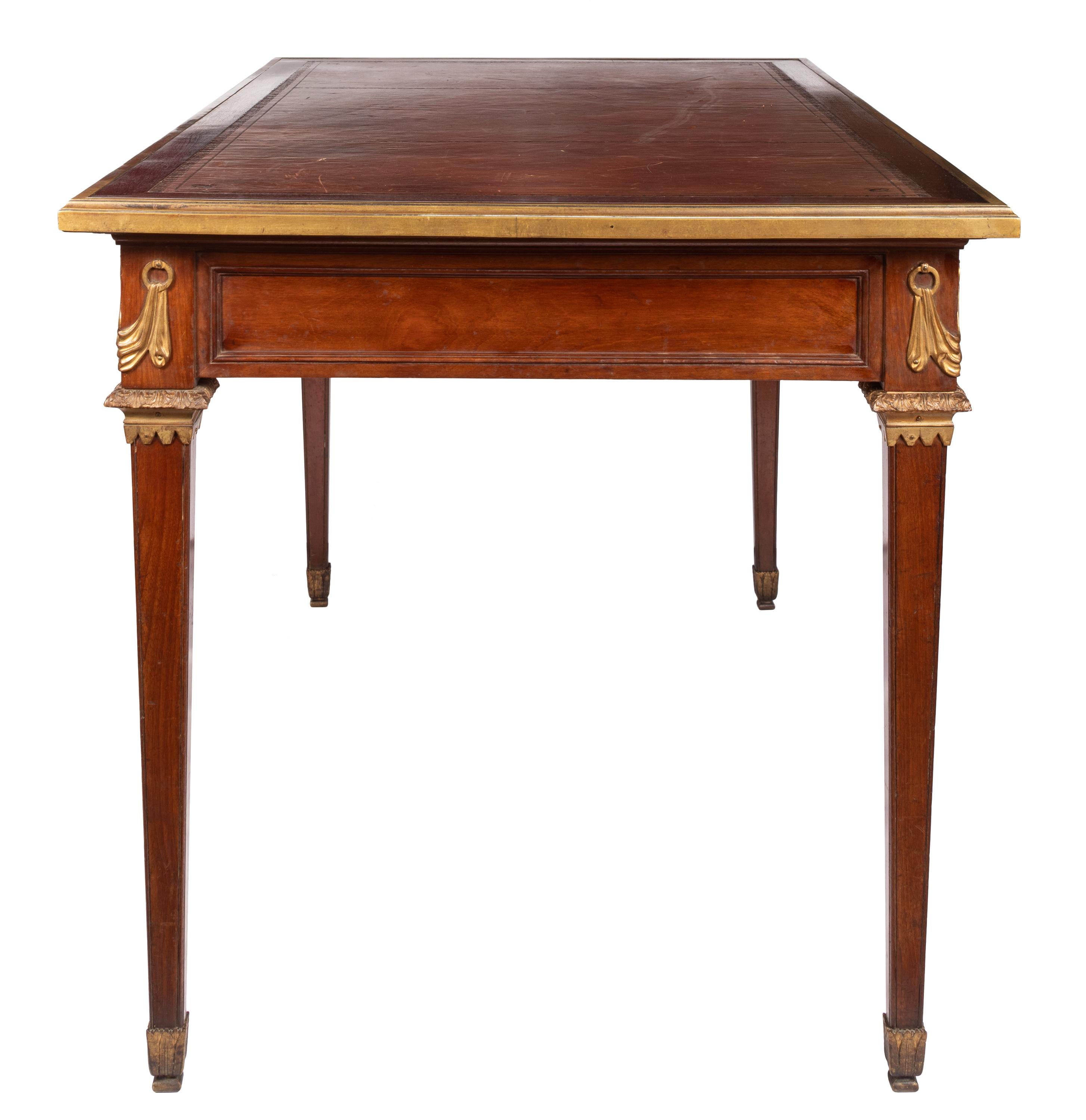 Schreibtisch mit Lederplatte im Louis-XVI.-Stil des 19. Jahrhunderts / Bureau-Teller (Französisch) im Angebot