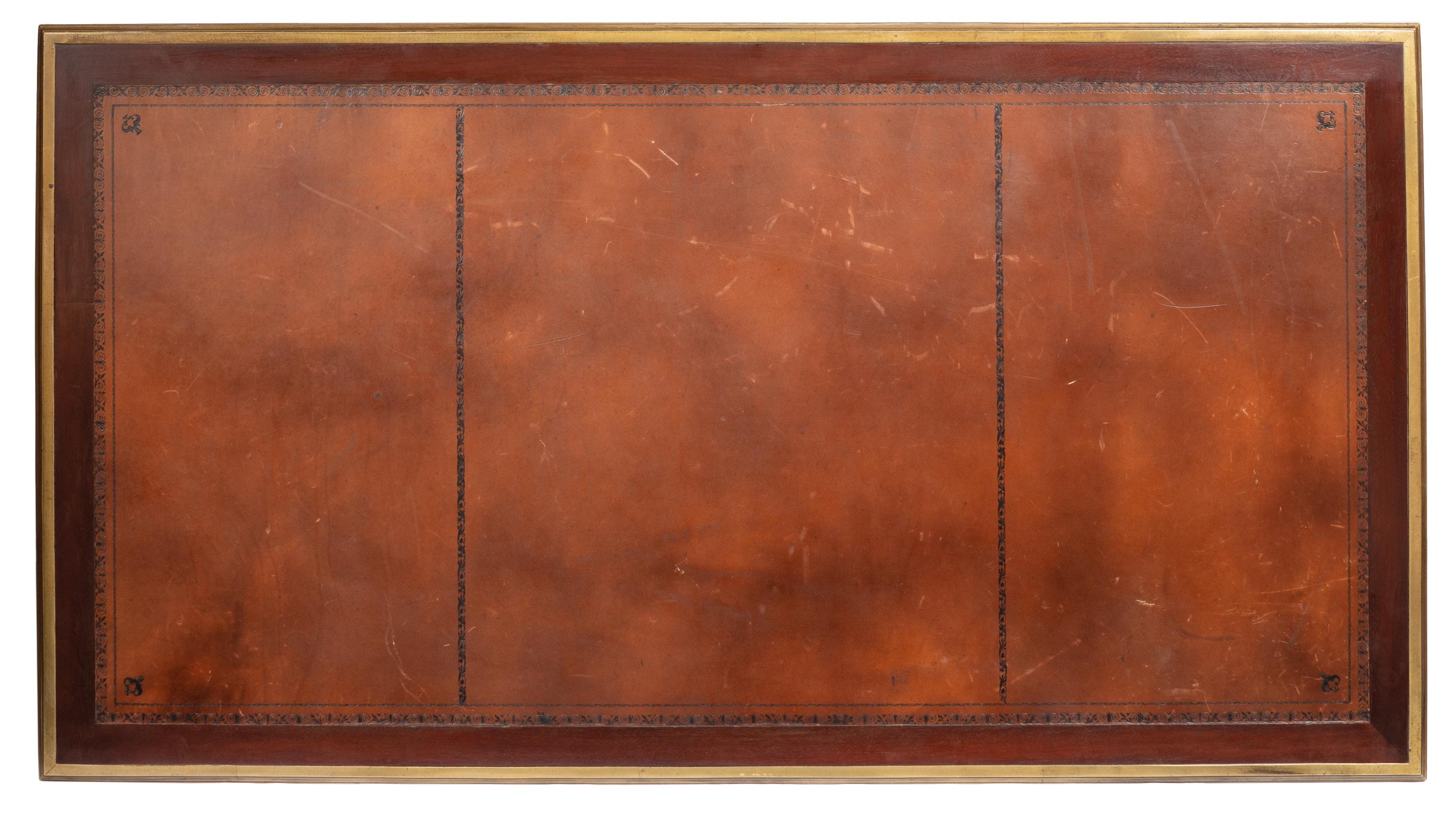 Schreibtisch mit Lederplatte im Louis-XVI.-Stil des 19. Jahrhunderts / Bureau-Teller im Zustand „Gut“ im Angebot in Madrid, ES