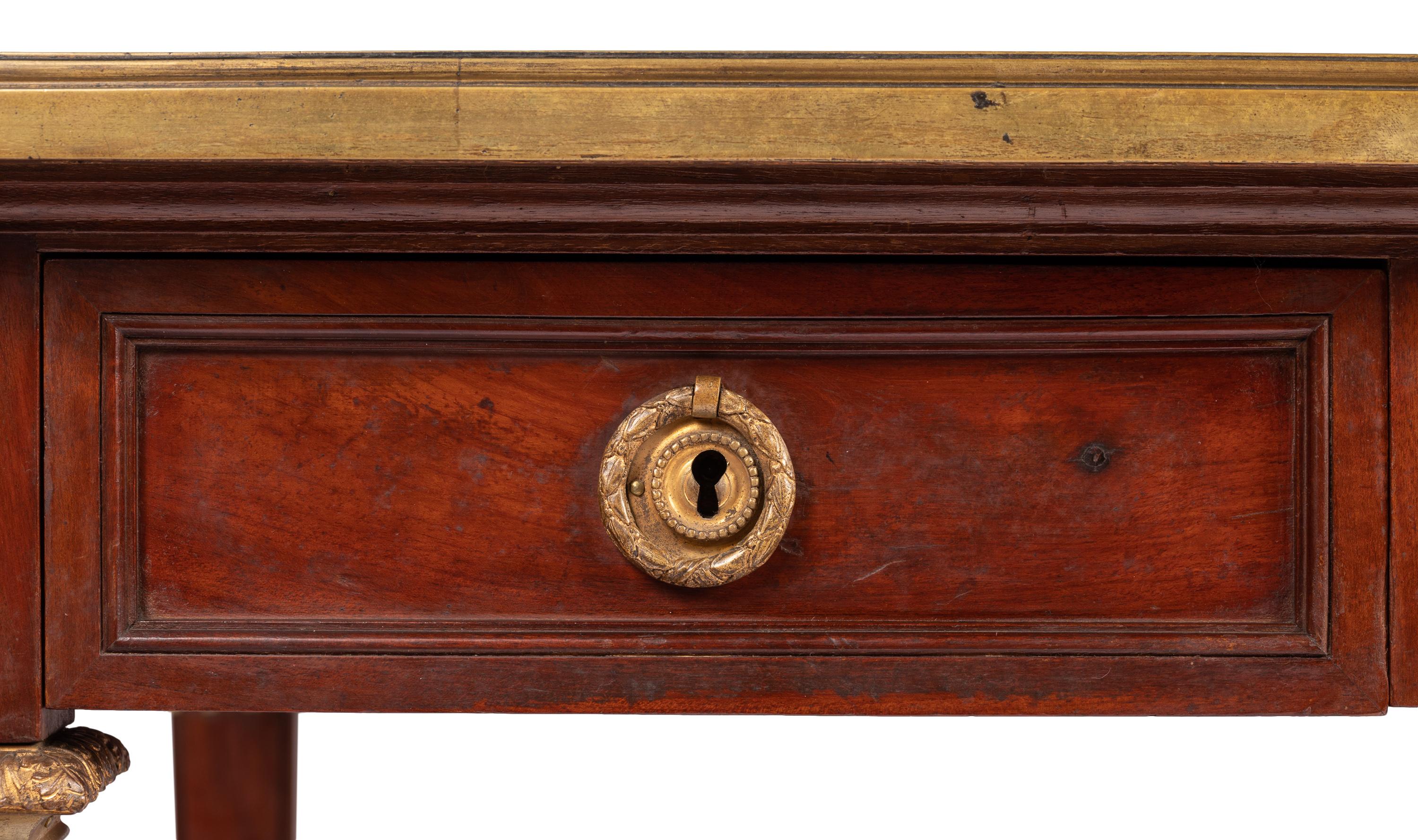 Schreibtisch mit Lederplatte im Louis-XVI.-Stil des 19. Jahrhunderts / Bureau-Teller im Angebot 2