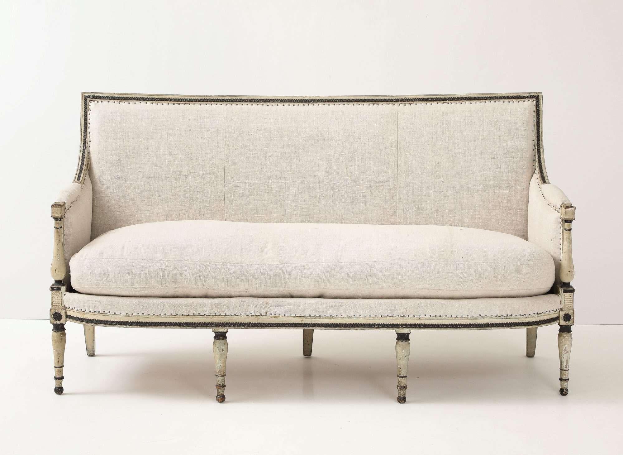 19th-Century Louis XVI Style Linen Settee In Excellent Condition For Sale In New York, NY