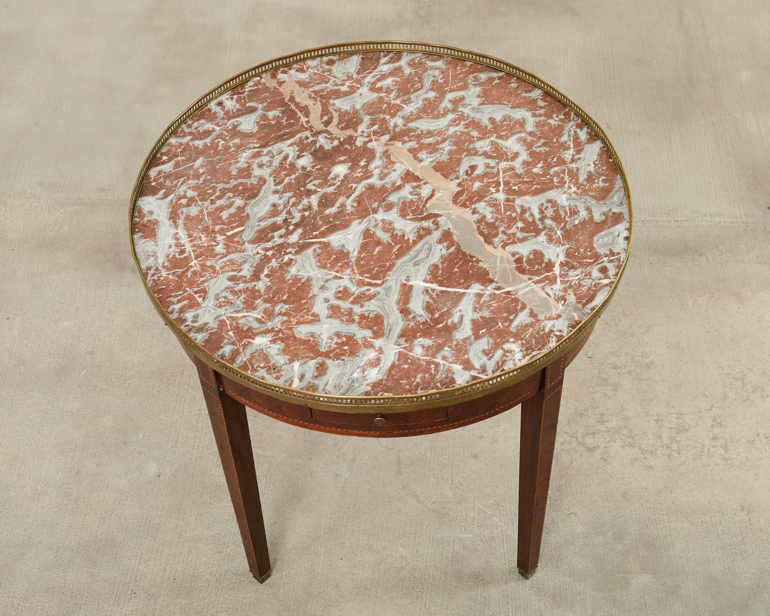 Louis XVI-Stil Marmorplatte Marquetry Bouillotte Tisch 19. Jahrhundert (Louis XVI.) im Angebot