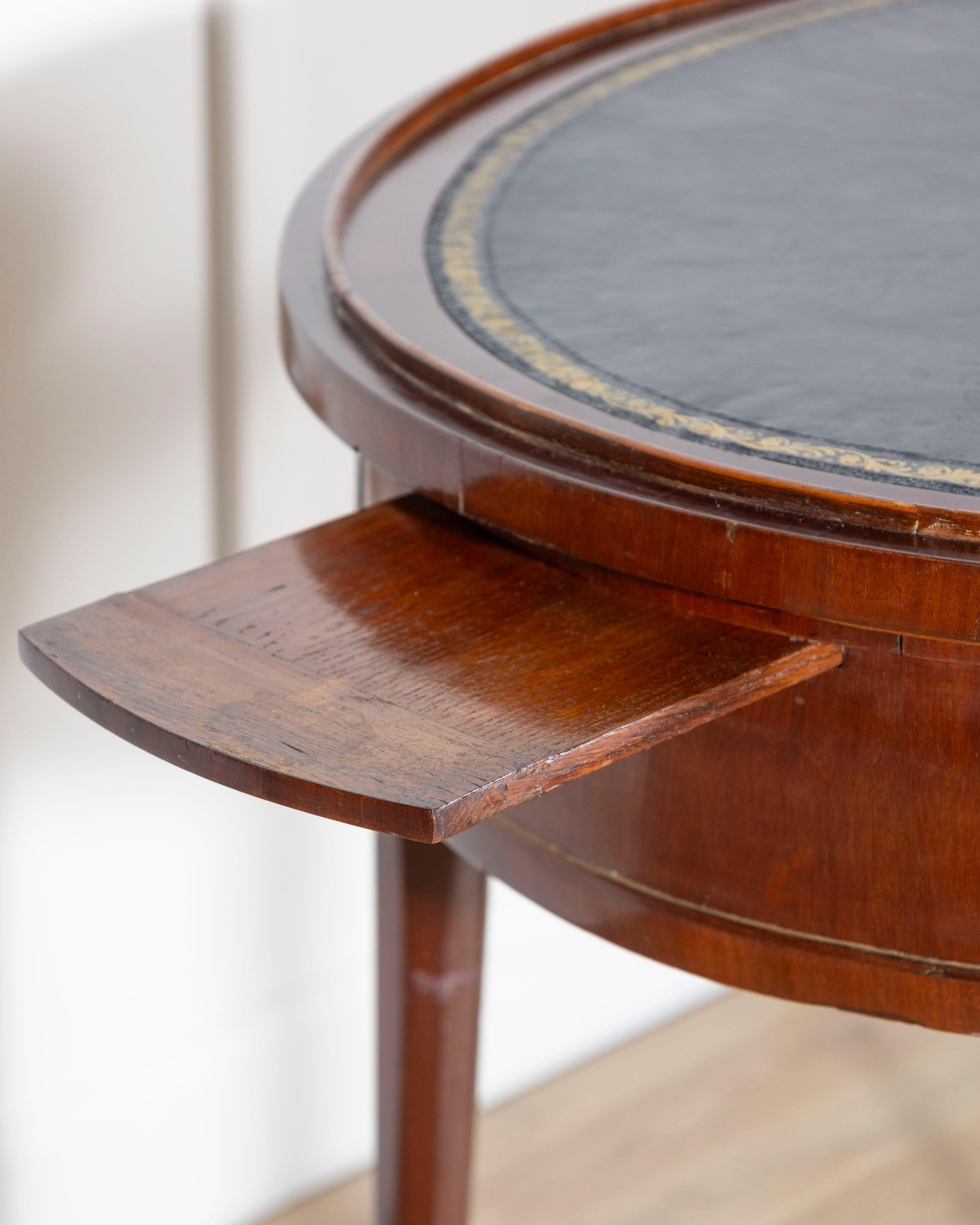 19th Century Louis XVI–Style Multifunction Oval Mahogany Table with Triple Tops For Sale 9