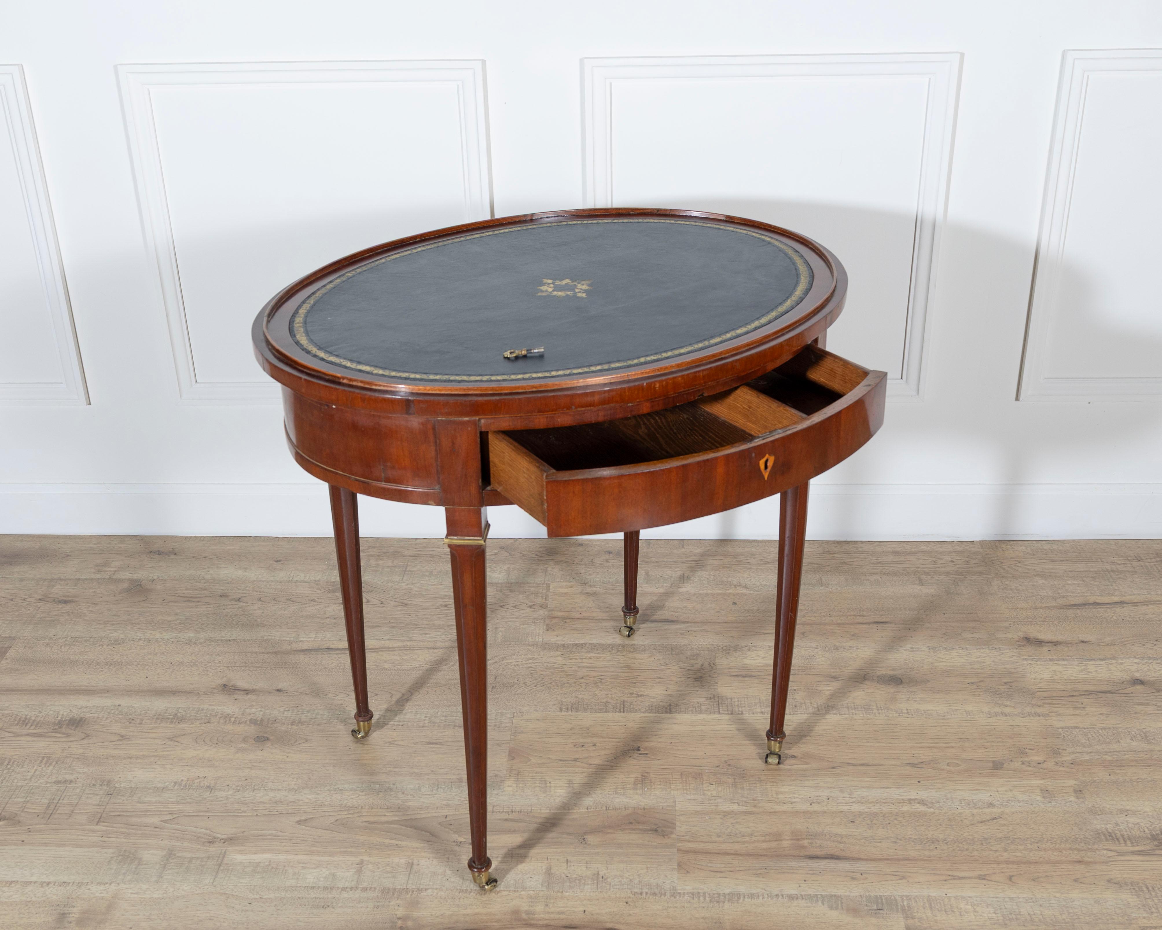 19th Century Louis XVI–Style Multifunction Oval Mahogany Table with Triple Tops For Sale 2