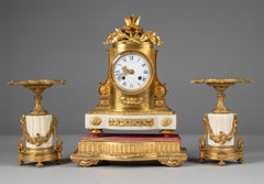 Reloj de bronce ormoluado estilo Luis XVI del siglo XIX