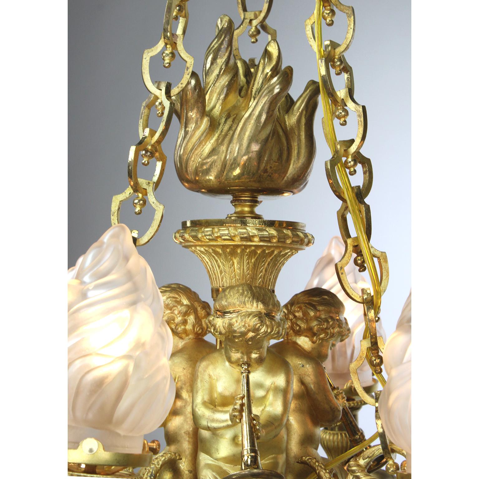 Lustre à chérubin en bronze doré de style Louis XVI du 19ème siècle d'après Pierre Gouthiere en vente 4