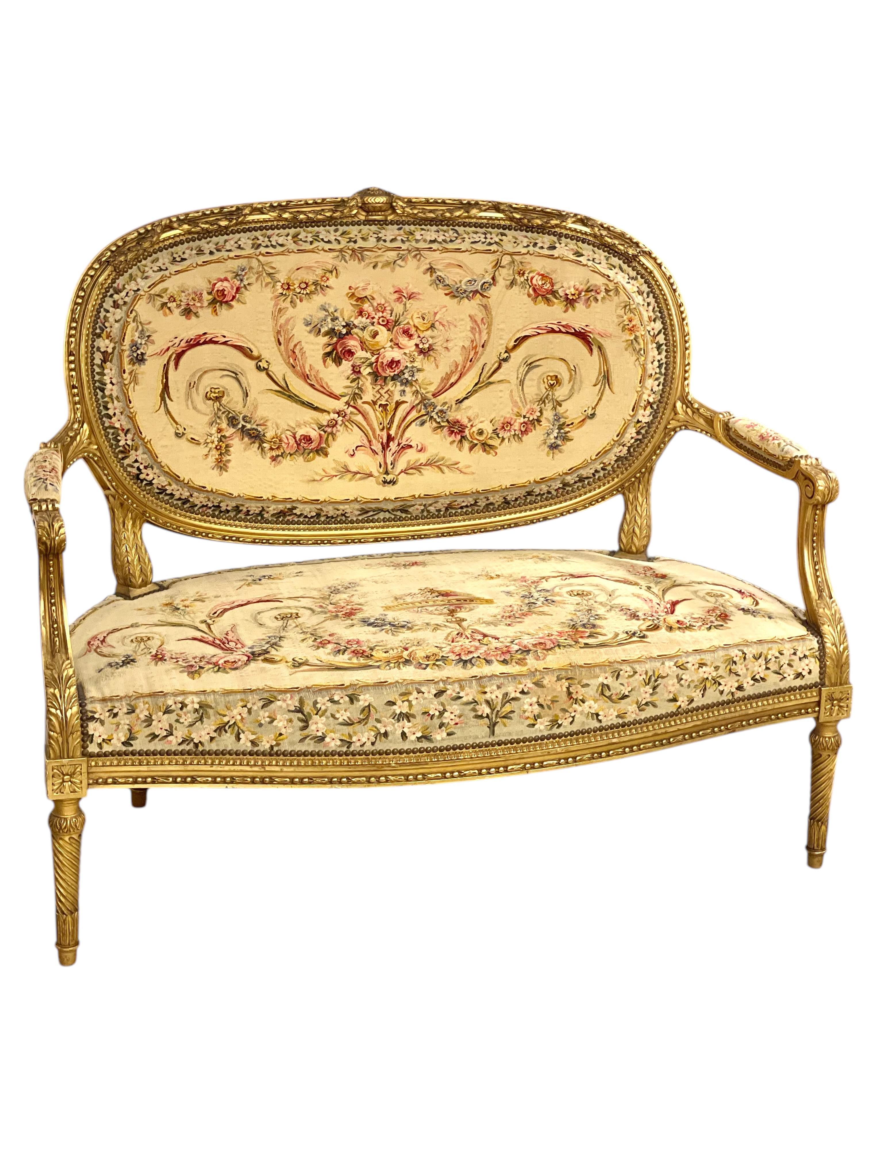 Sofá ornamentado de madera dorada estilo Luis XVI del siglo XIX en venta 12