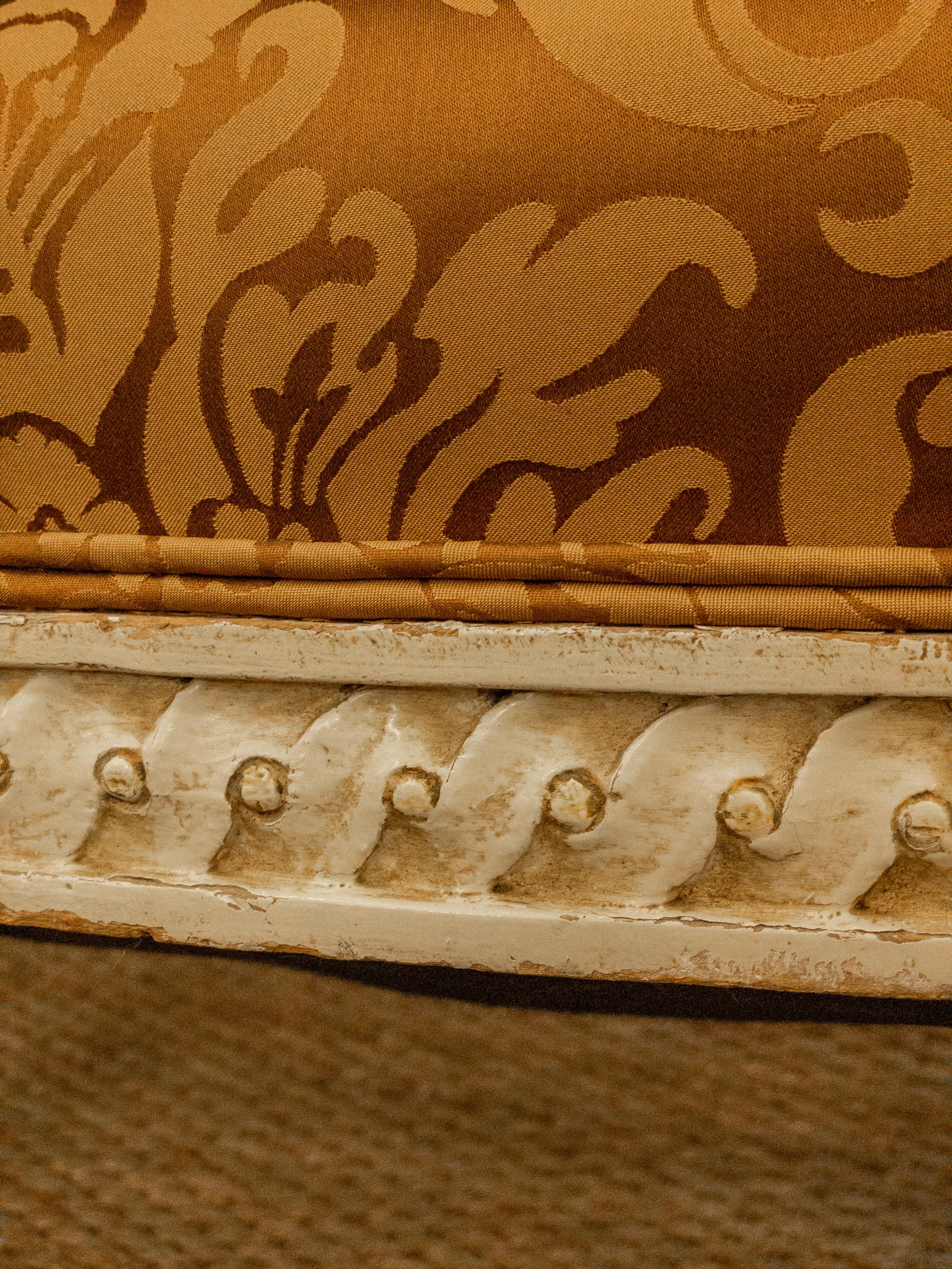 Canapé peint du 19ème siècle de style Louis XVI, nouvellement Upholstering en vente 2