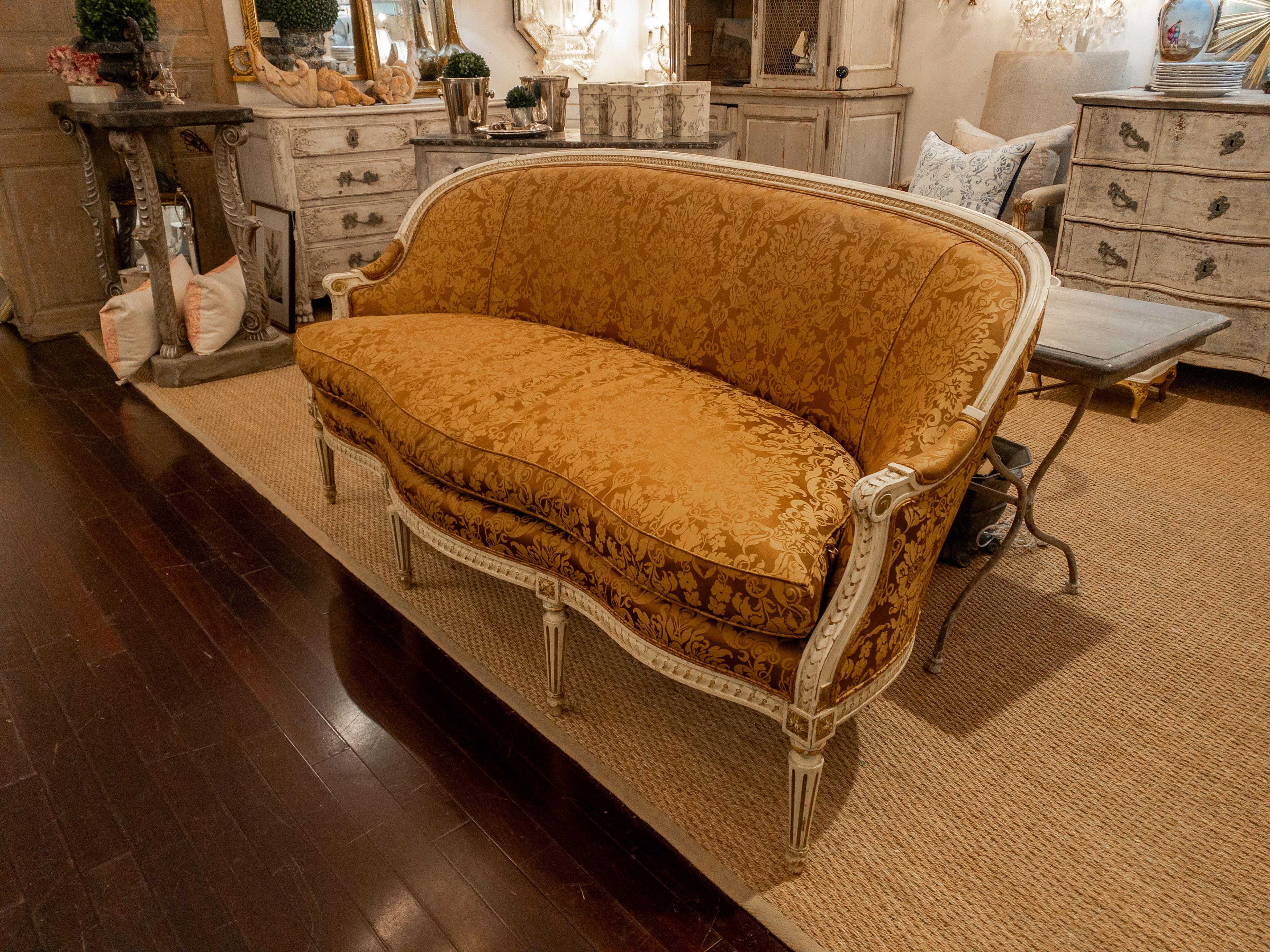 Canapé peint du 19ème siècle de style Louis XVI, nouvellement Upholstering Bon état - En vente à Houston, TX