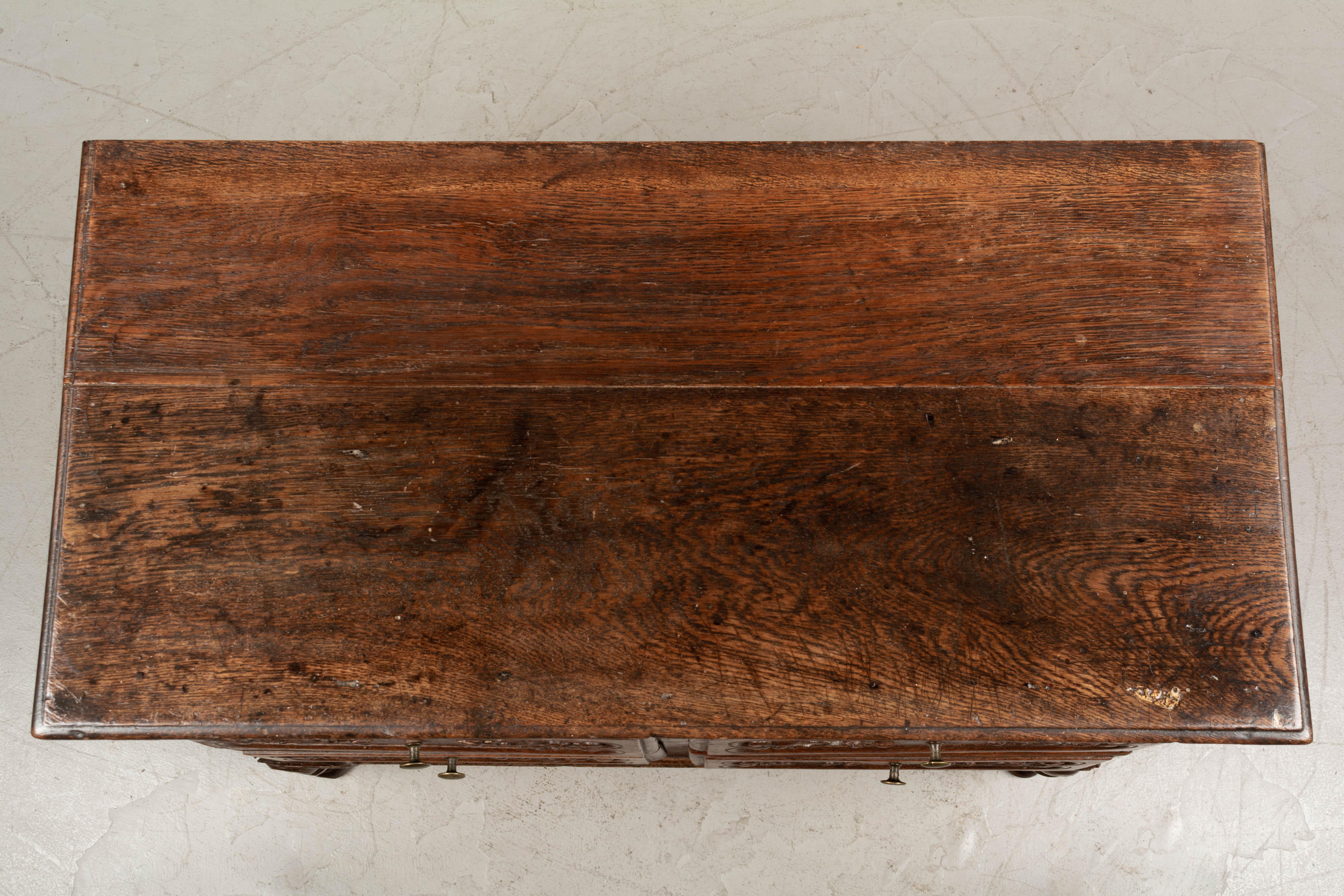 Petite Commode o cassapanca per bambini in stile Luigi XVI del XIX secolo in vendita 2