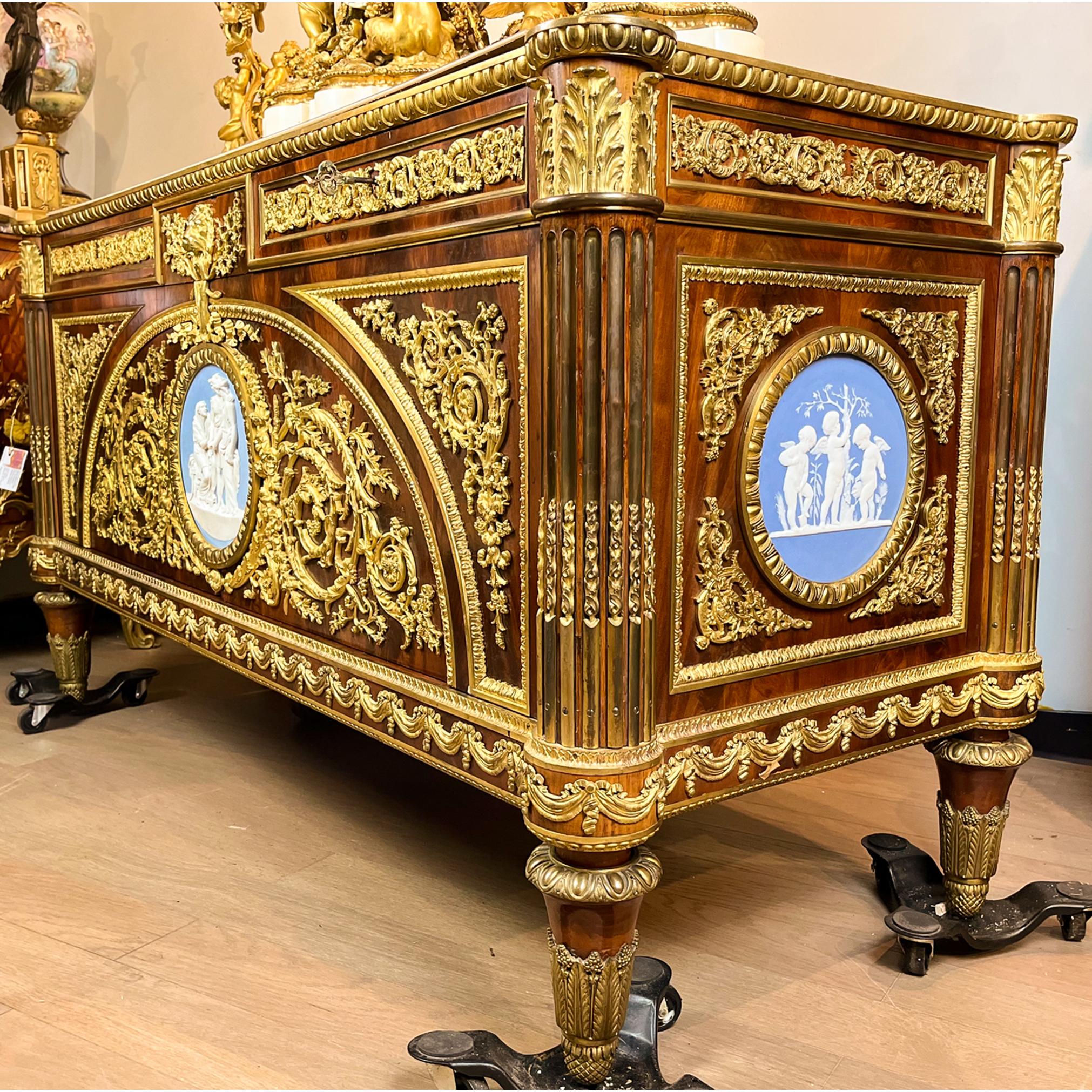 Kommode aus Wedgwood im Louis-XVI.-Stil des 19. Jahrhunderts, Vantaux im Angebot 6