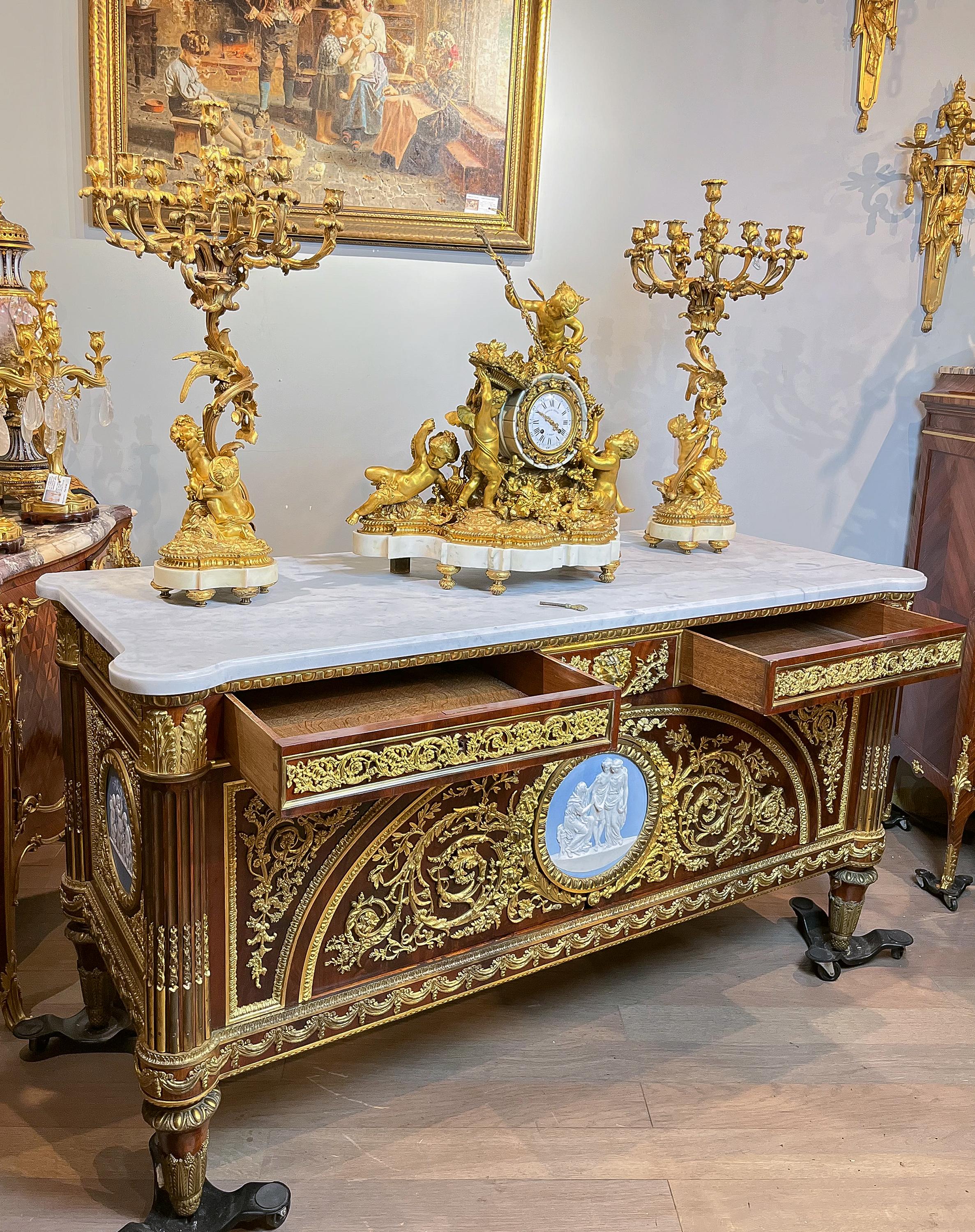 Kommode aus Wedgwood im Louis-XVI.-Stil des 19. Jahrhunderts, Vantaux im Angebot 9