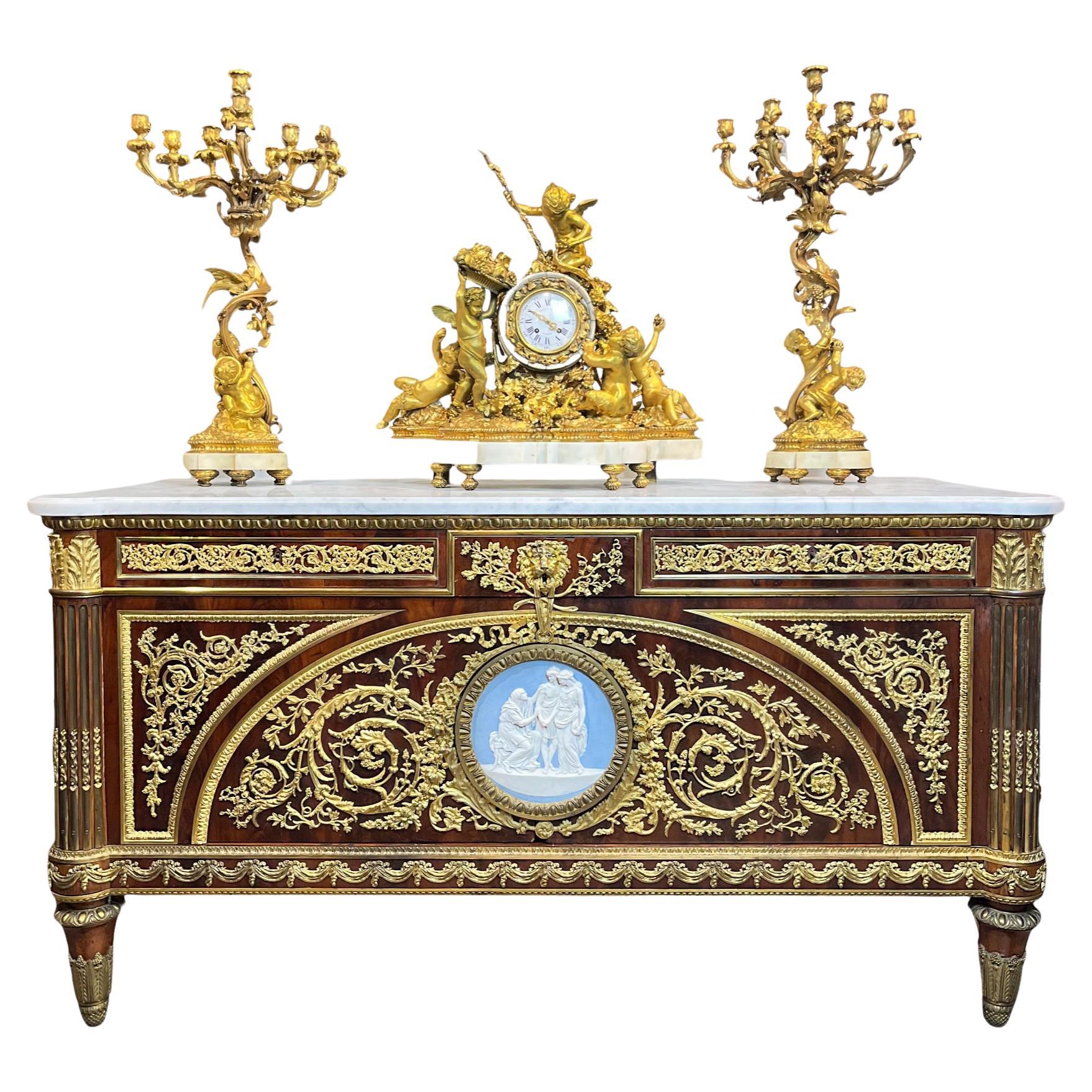 Kommode aus Wedgwood im Louis-XVI.-Stil des 19. Jahrhunderts, Vantaux  im Angebot