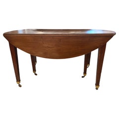 Mesa de nogal Luis XVI del siglo XIX