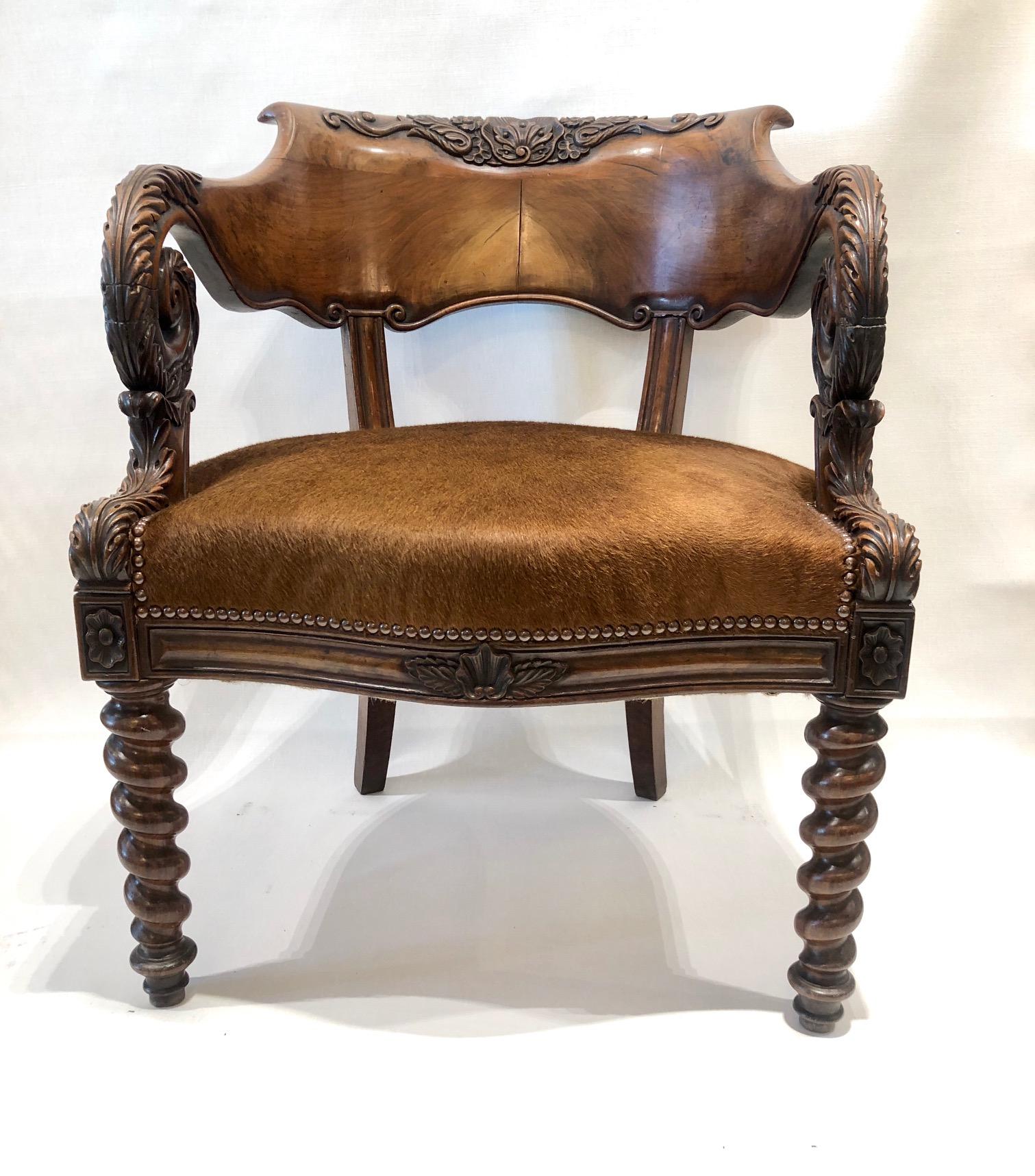 Sedia da scrivania francese, Louis Philippe, 1845 circa
Sedia da scrivania d'epoca in noce intagliato in ottime condizioni con seduta con borchie in pelle di mucca.