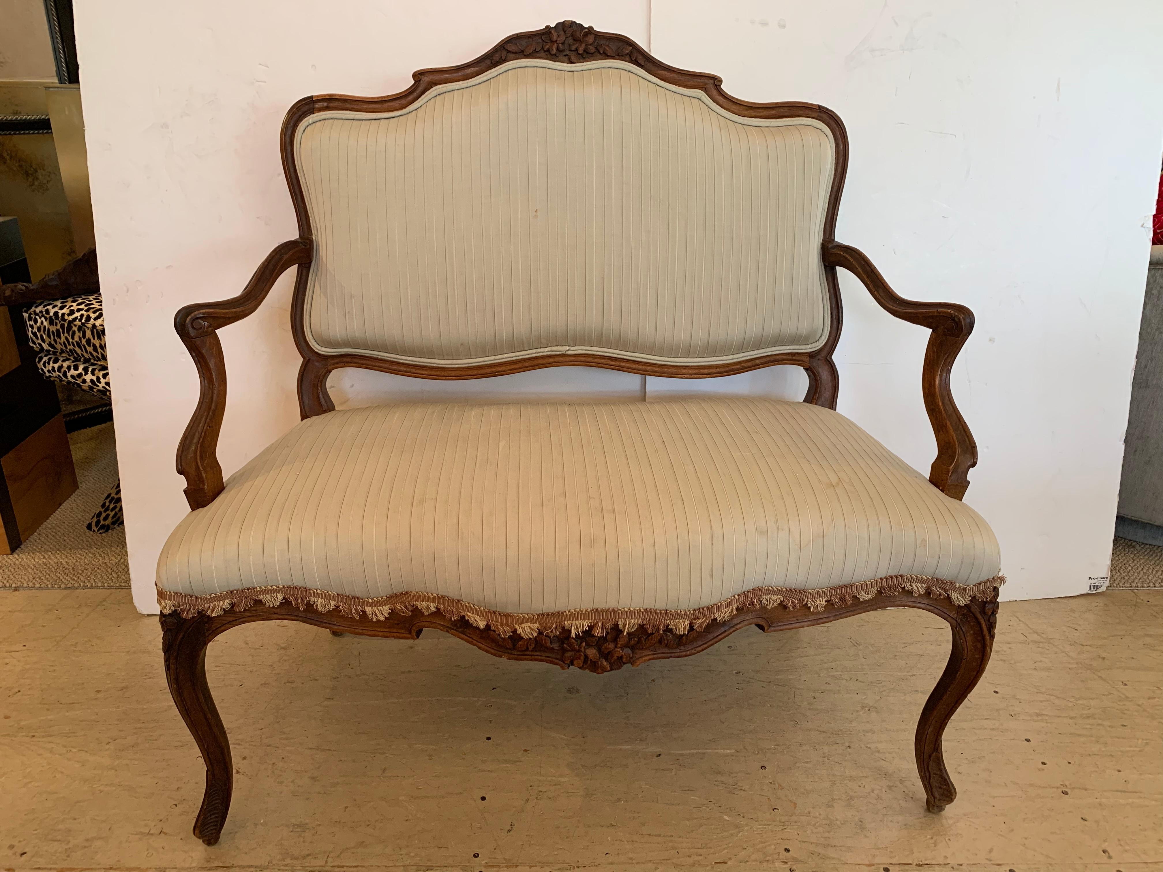 19th Century Lovely Louis XV Walnut Settee Loveseat 6