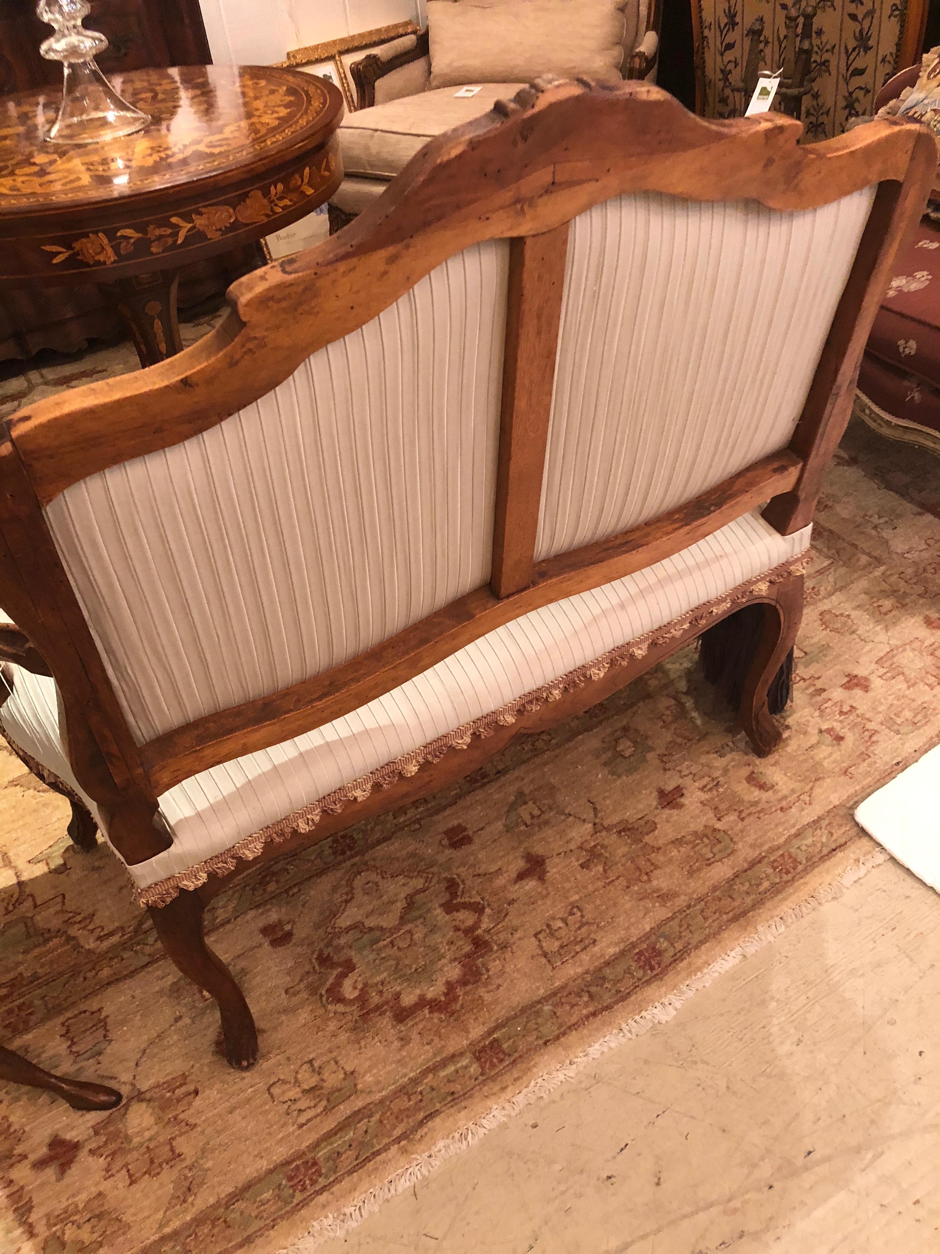 19th Century Lovely Louis XV Walnut Settee Loveseat 12