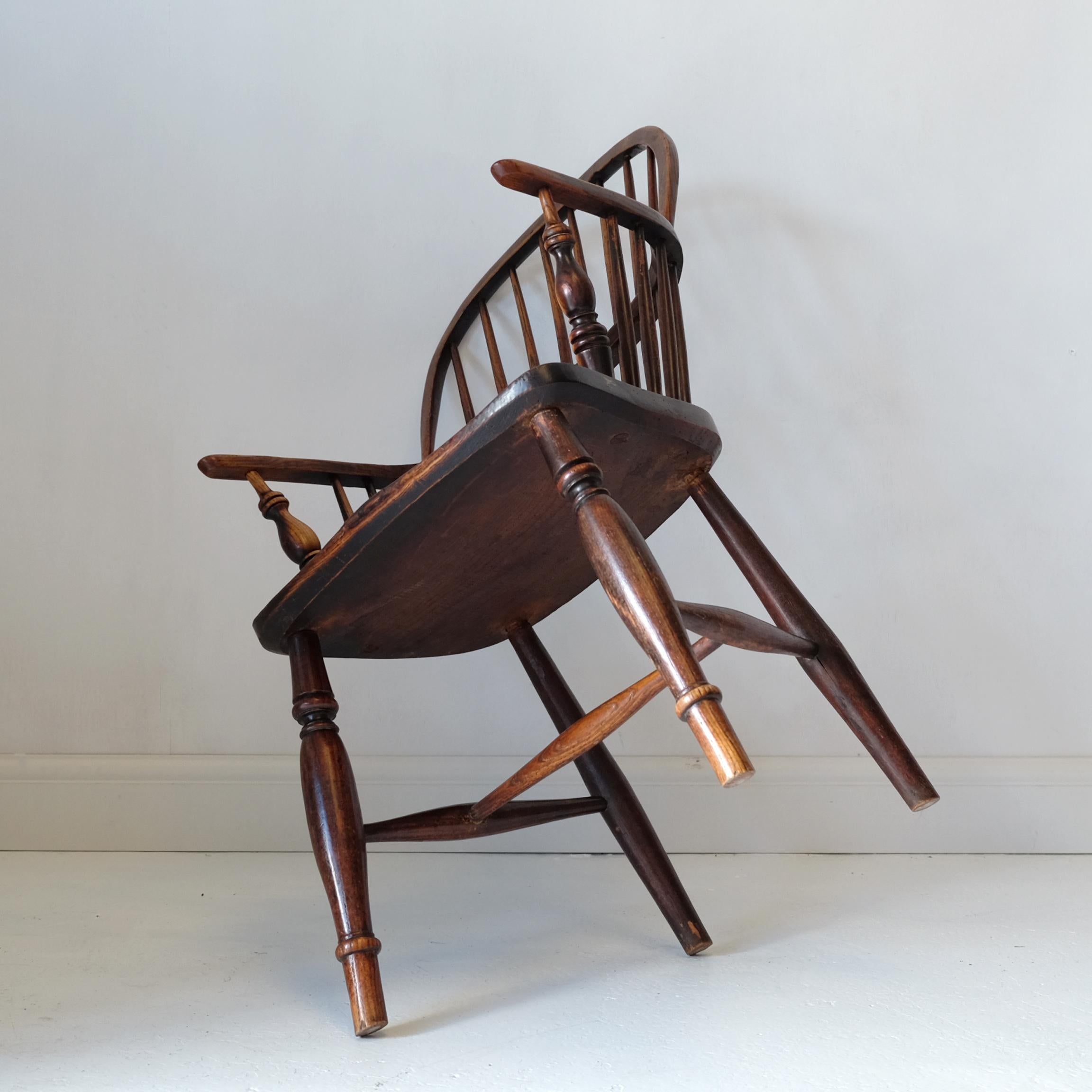 Mid-19th Century 19th Century Low Back English Windsor Chair in Elm and Ash