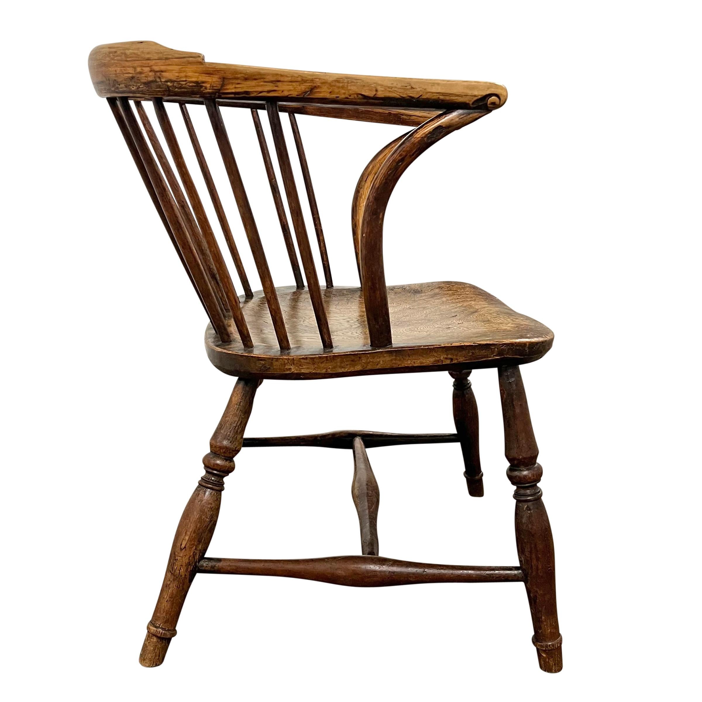 Windsor-Stuhl mit niedriger Rückenlehne aus dem 19. im Zustand „Gut“ im Angebot in Chicago, IL