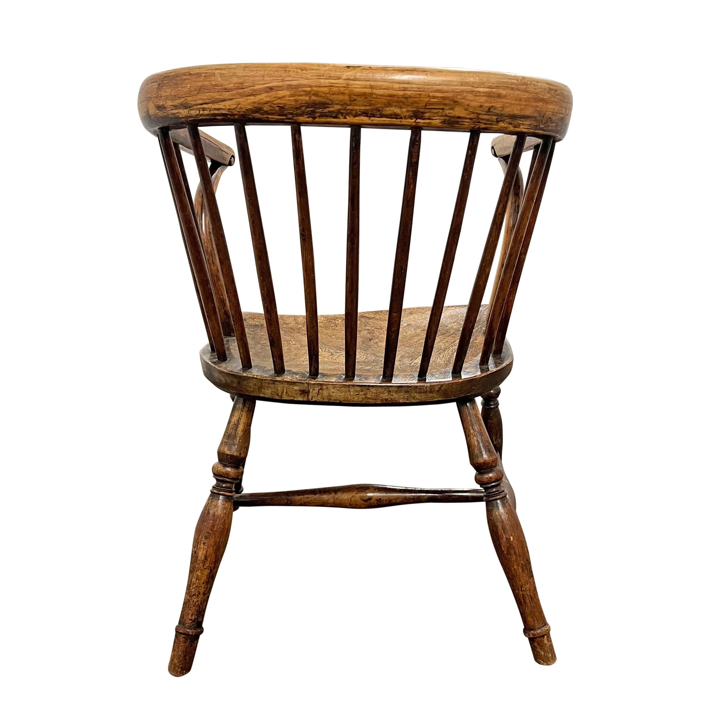 Windsor-Stuhl mit niedriger Rückenlehne aus dem 19. (Ulmenholz) im Angebot