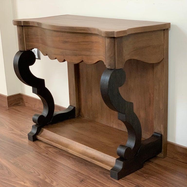 19th century low console table or nightstand in mahogany


Low table
Console table
Nightstand
Side table
End table.