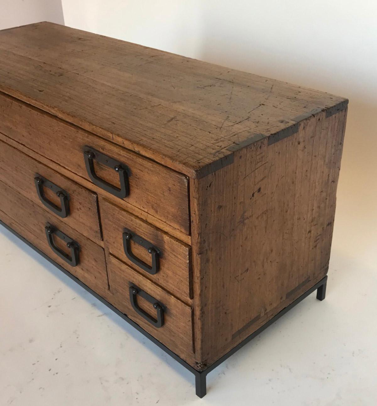 19th Century Low Japanese Sword Chest In Good Condition In Los Angeles, CA