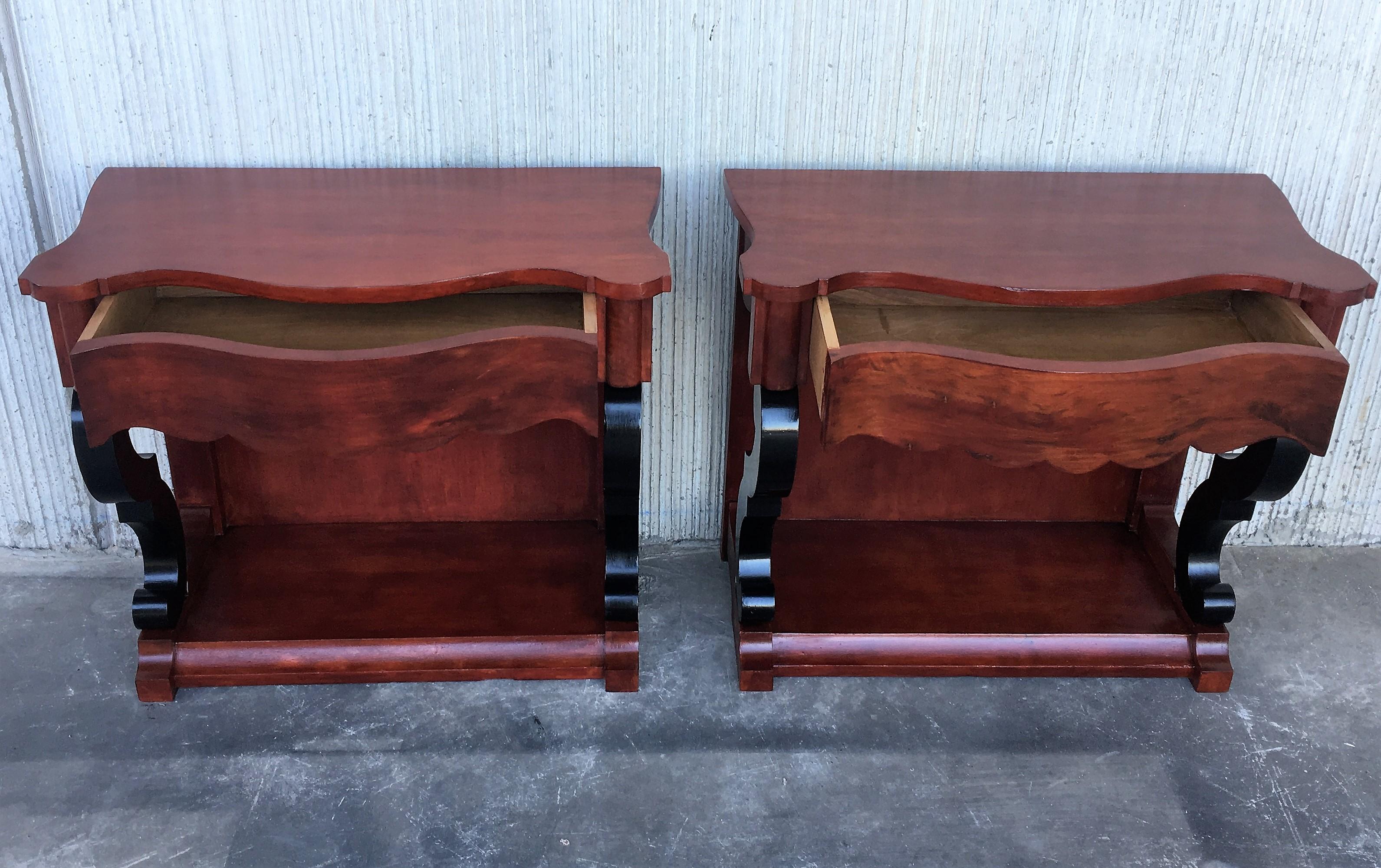 19th Century Low Pair of Console Tables or Nightstands in Mahogany For Sale 3